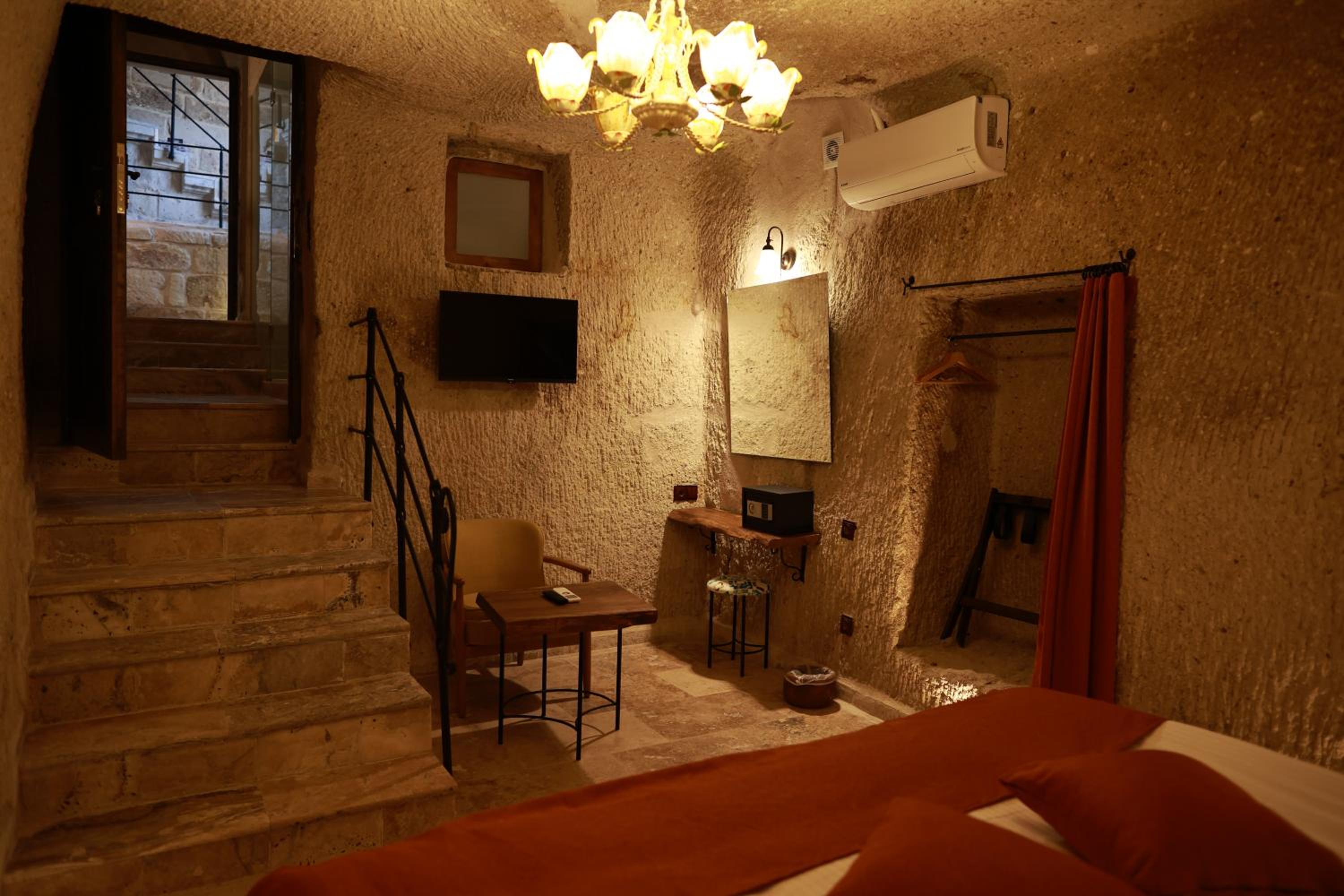 Duplex Quadruple Room - Photo 9