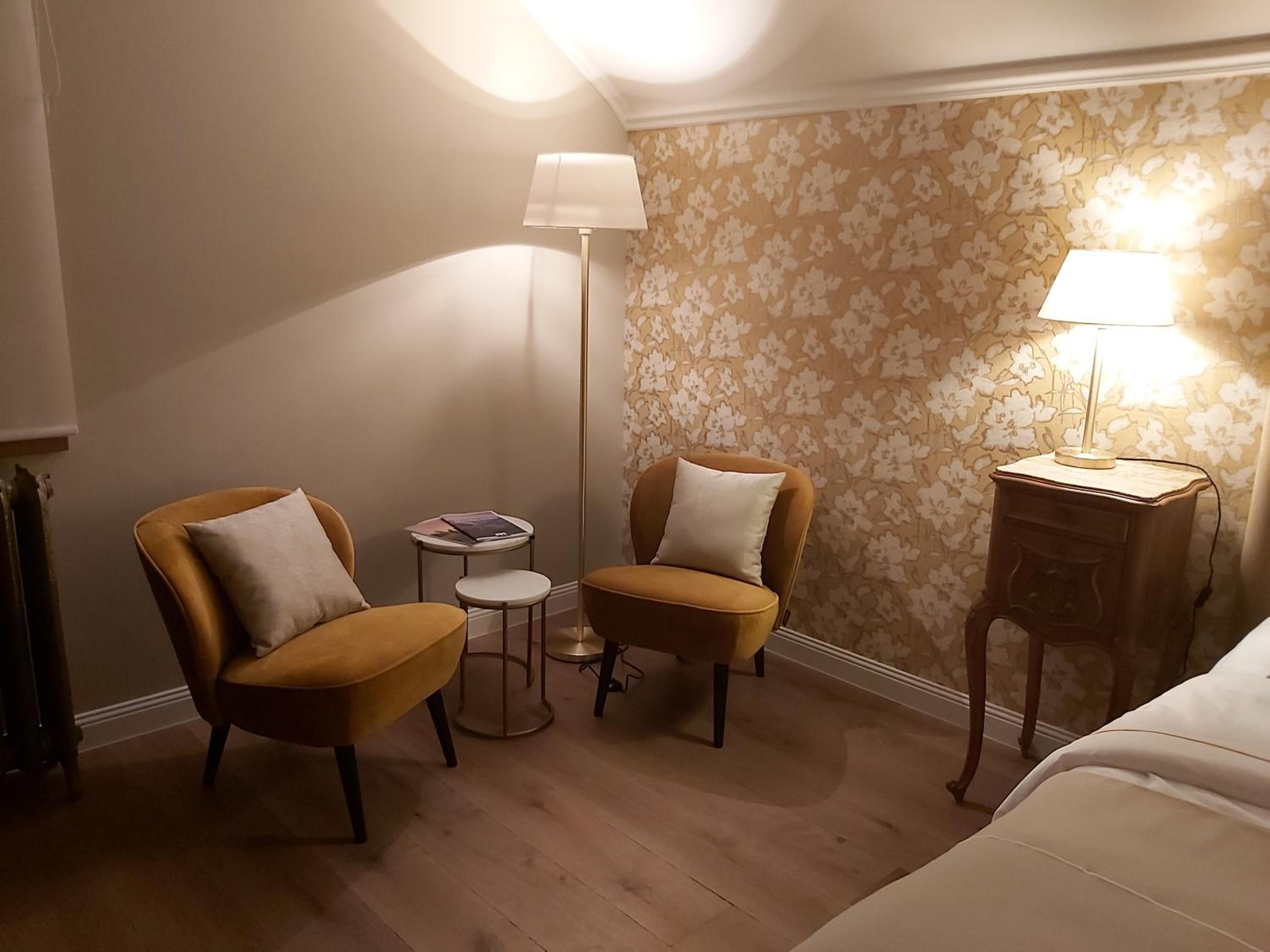 Deluxe King Room