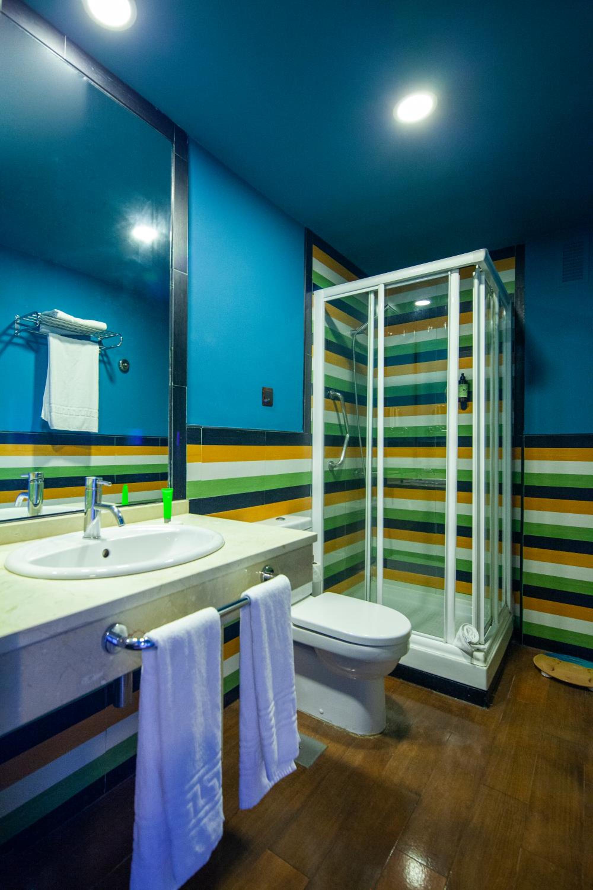 Double/Twin Room - Photo 6
