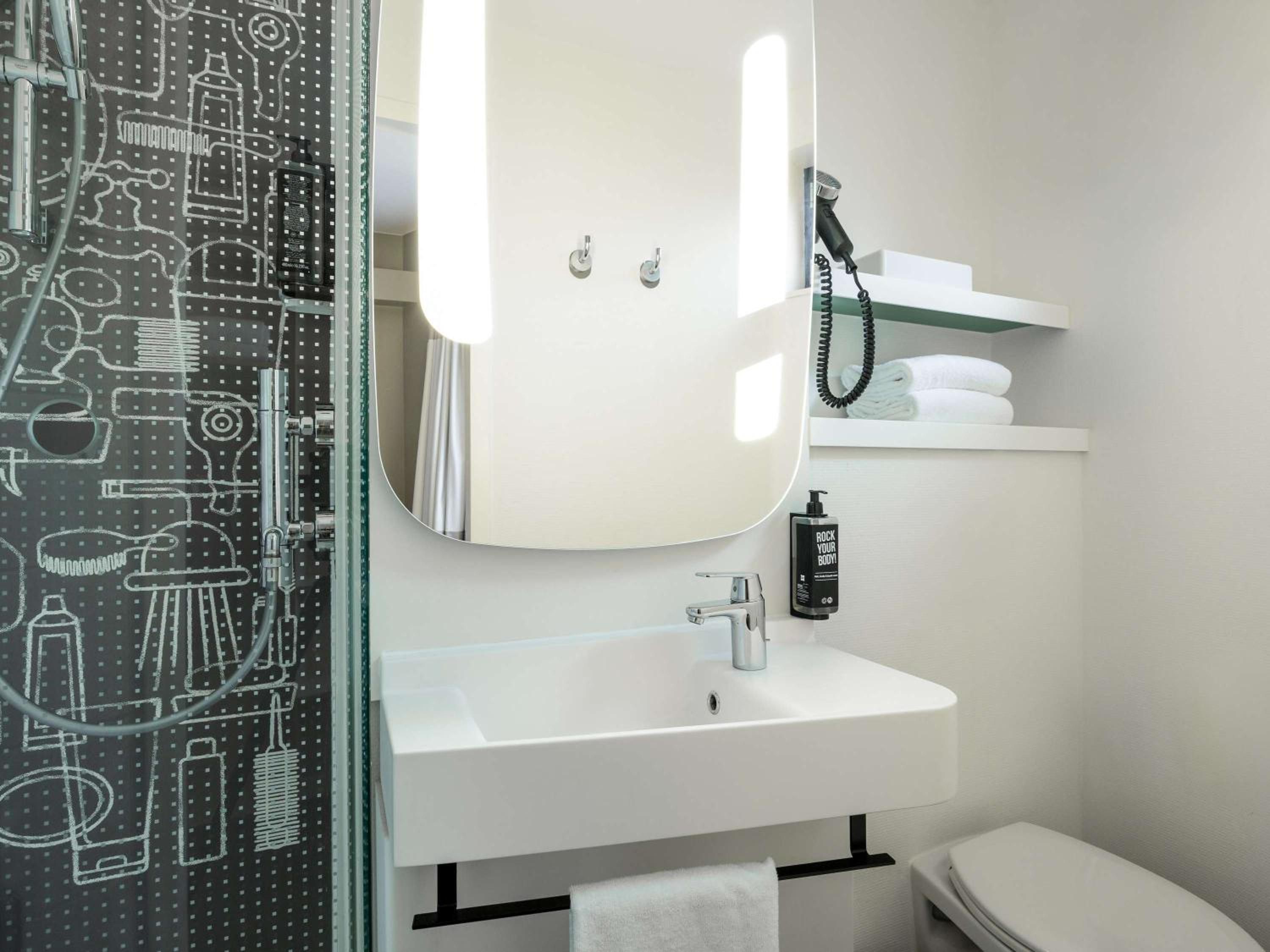 Standard Double Room - Photo 9