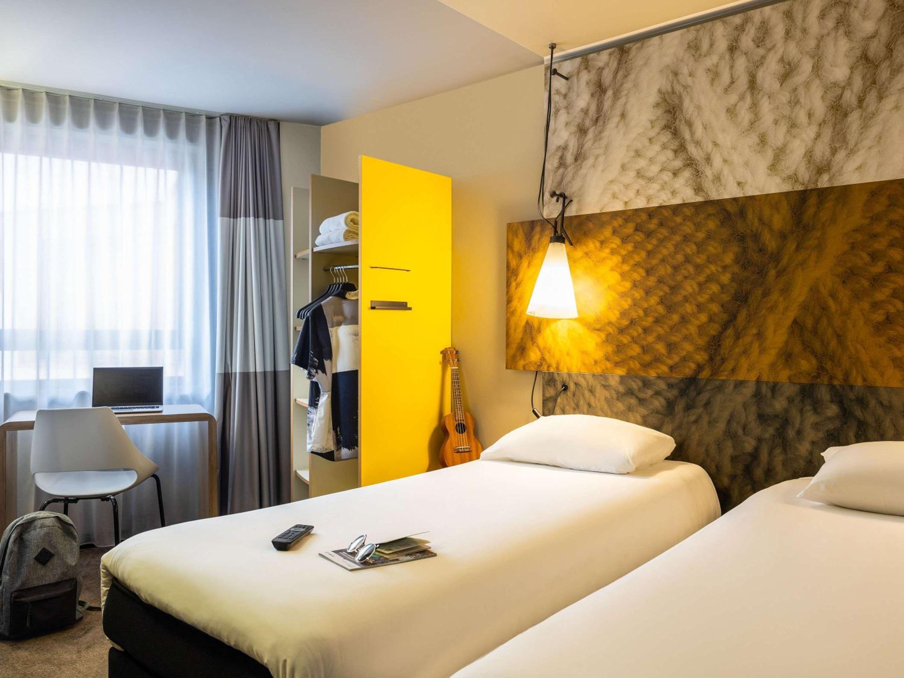 Standard Twin Room - Photo 12