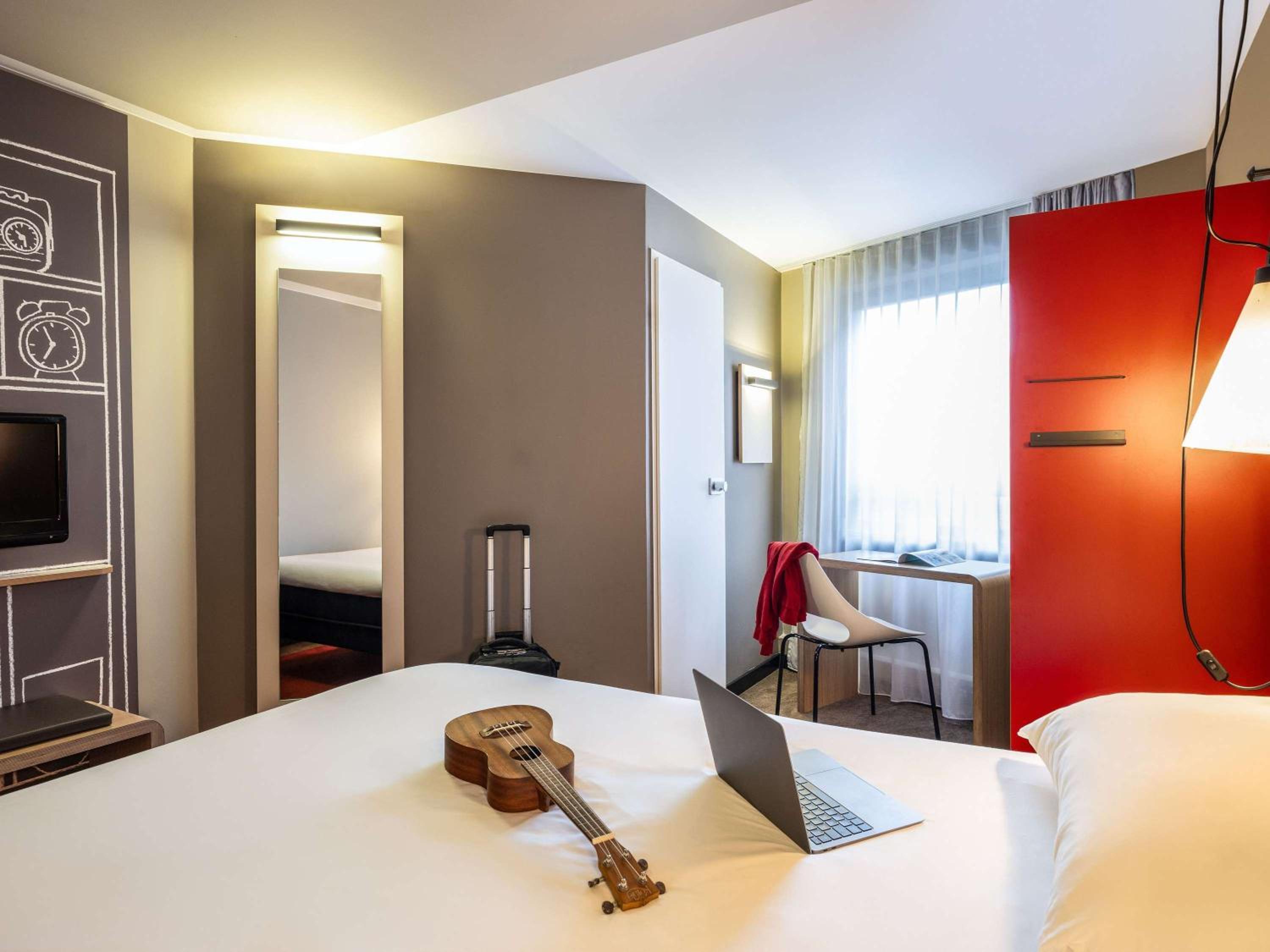 Standard Double Room - Photo 12