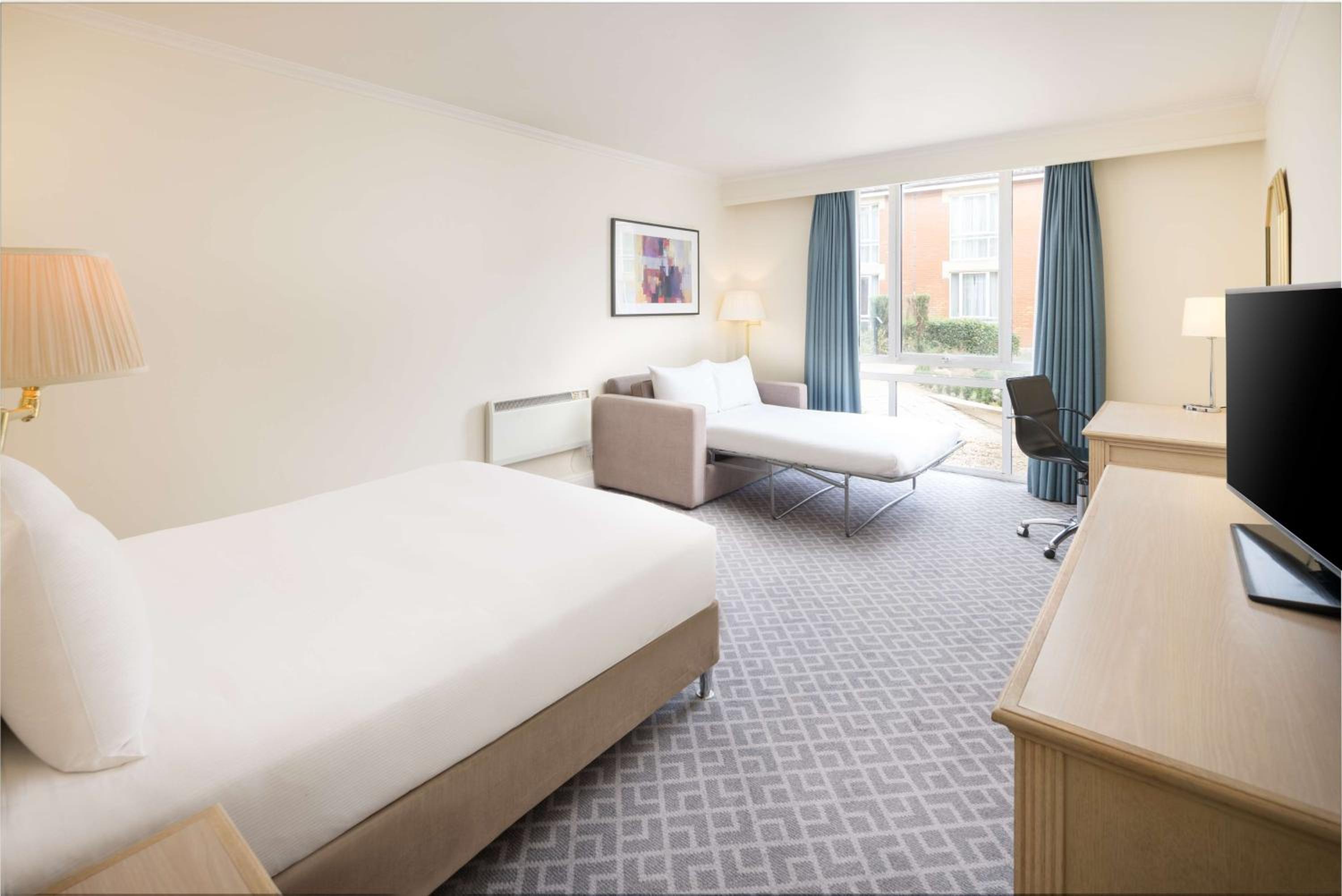 Double Room with Sofa Bed and Courtyard View photo 1