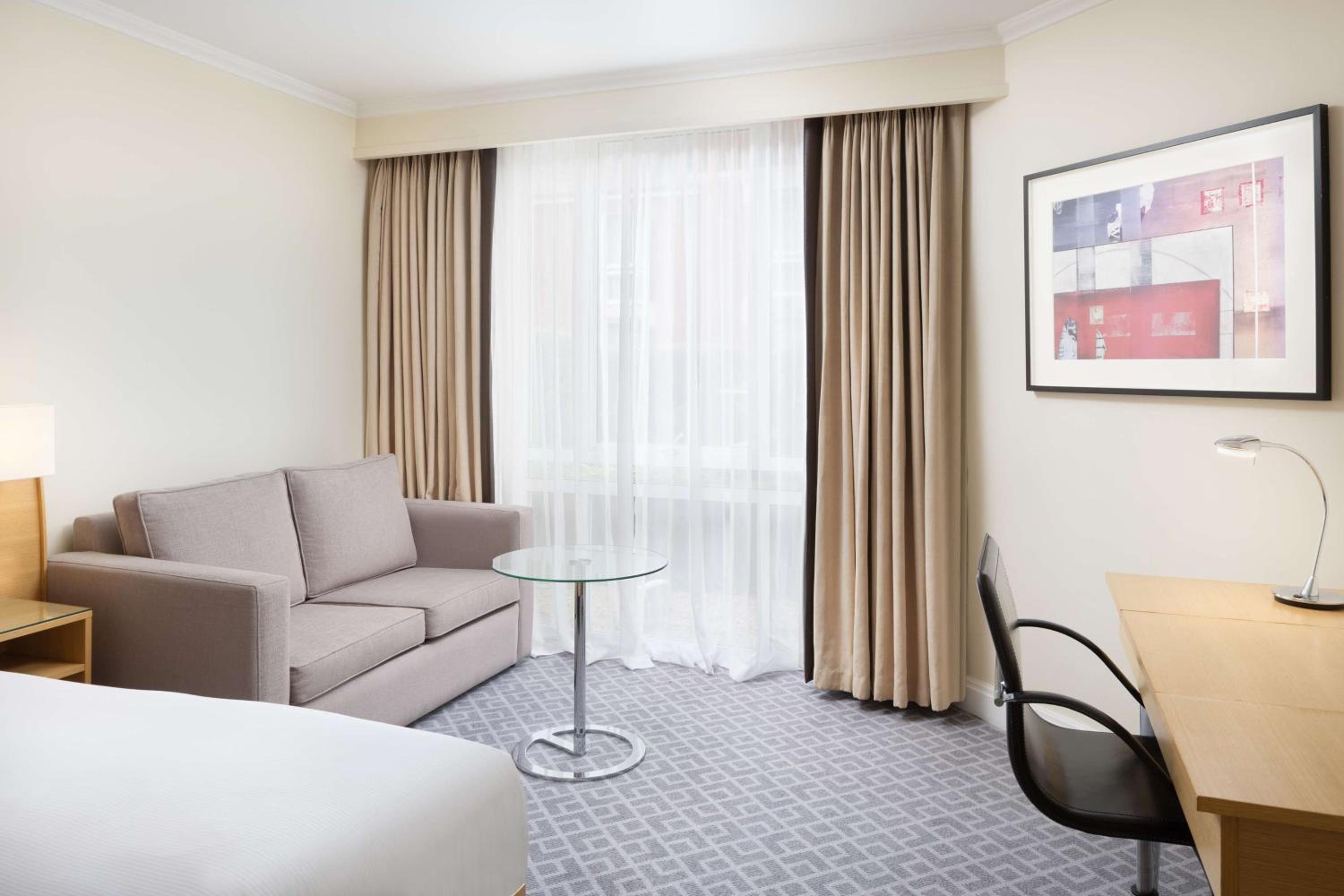 Deluxe Queen Room with Two Queen Beds - Photo 2