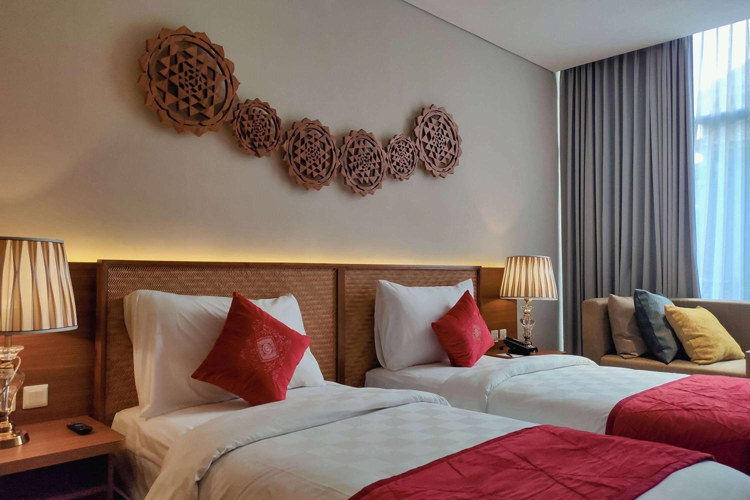 Executive Room with Two Single Beds, Non-Smoking - Photo 1