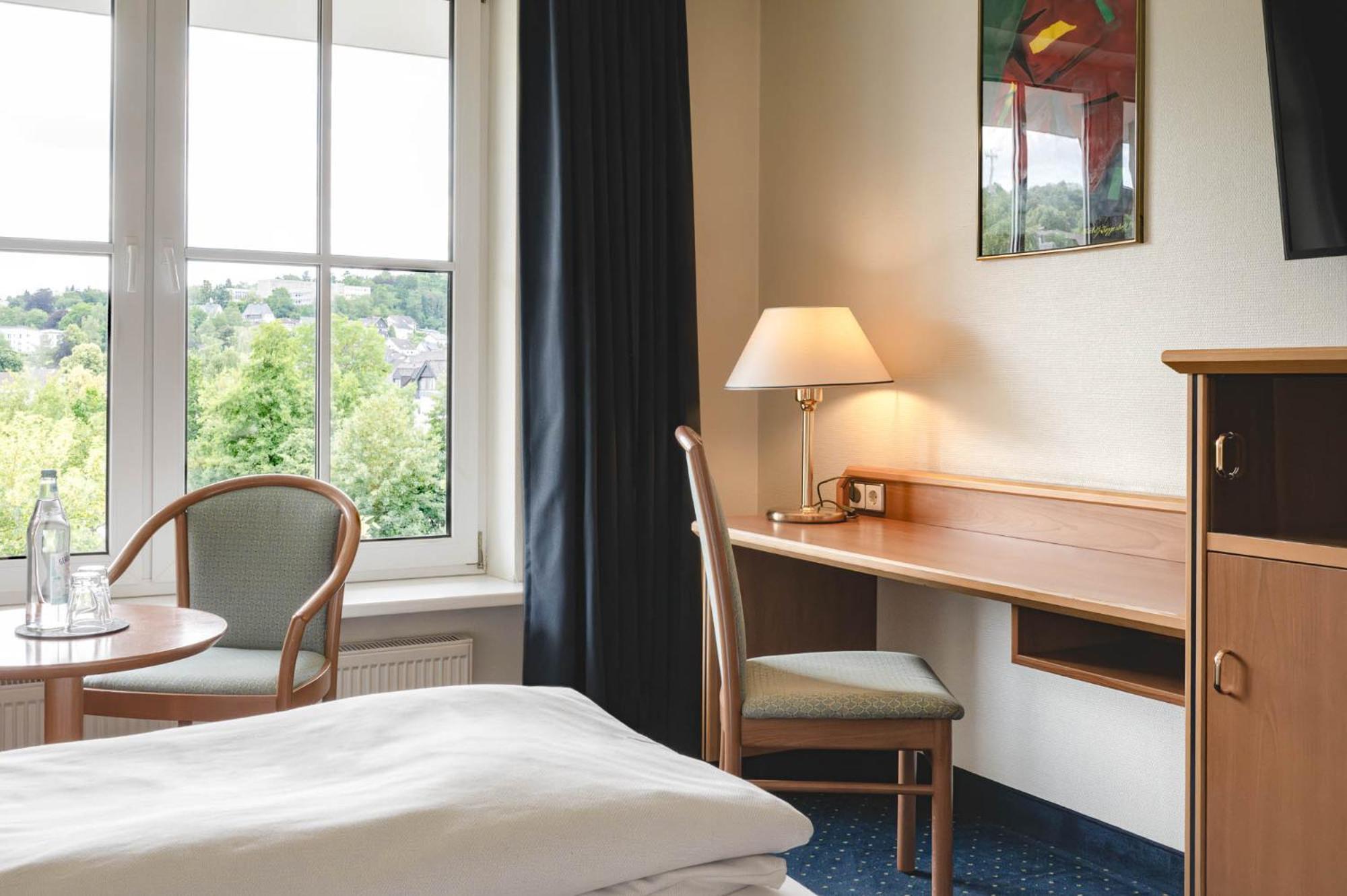 Standard Double Room - Photo 13