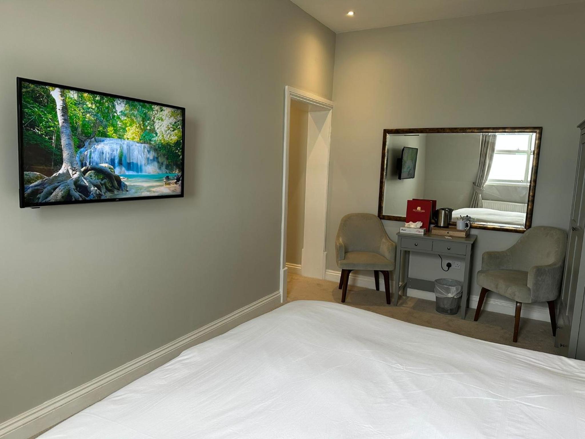 Deluxe Double Room, Partial Sea View - Photo 13