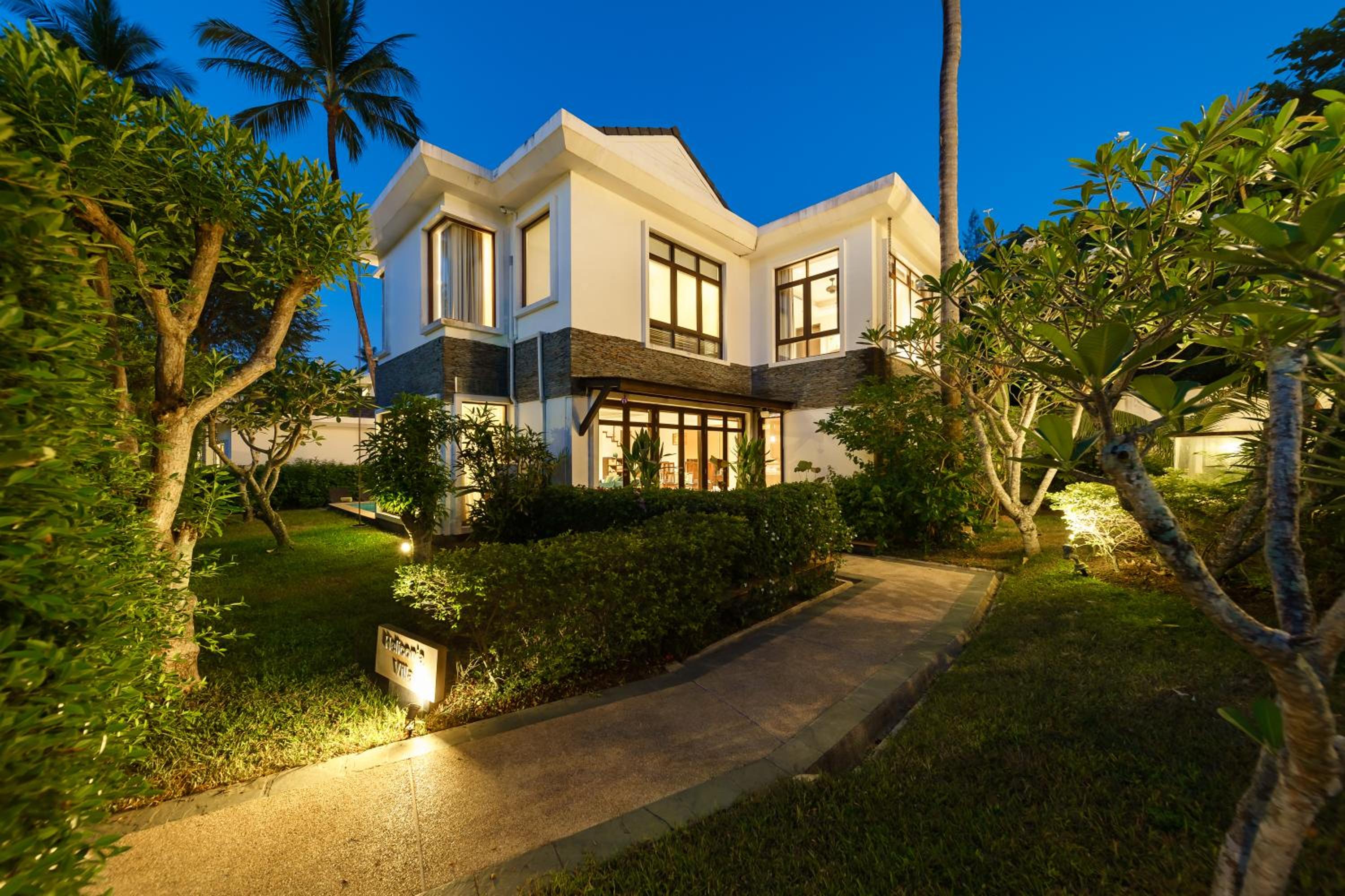 Heliconia - Three-Bedroom Pool Villa photo 2