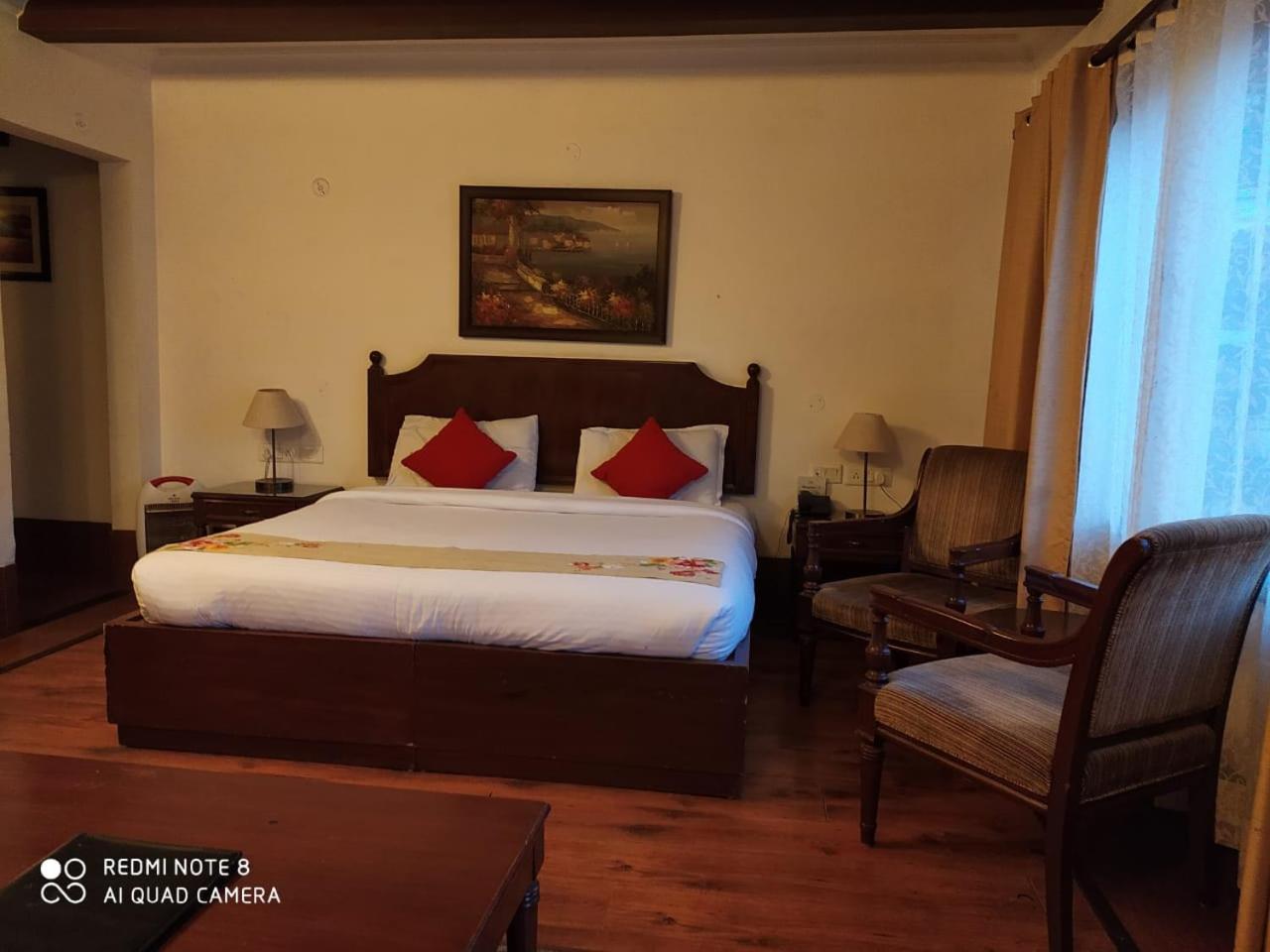 Standard King Room photo 2