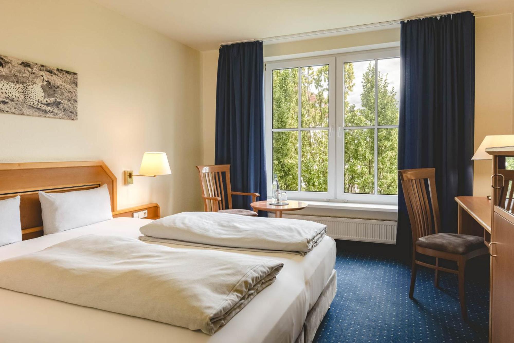 Standard Double Room - Photo 2