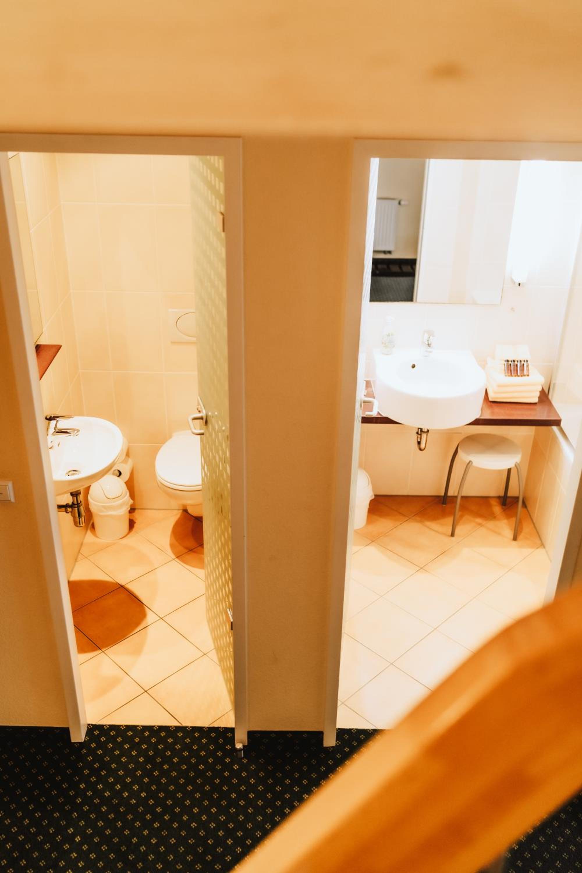 Two-Bedroom Apartment (4 Adults) - Photo 4