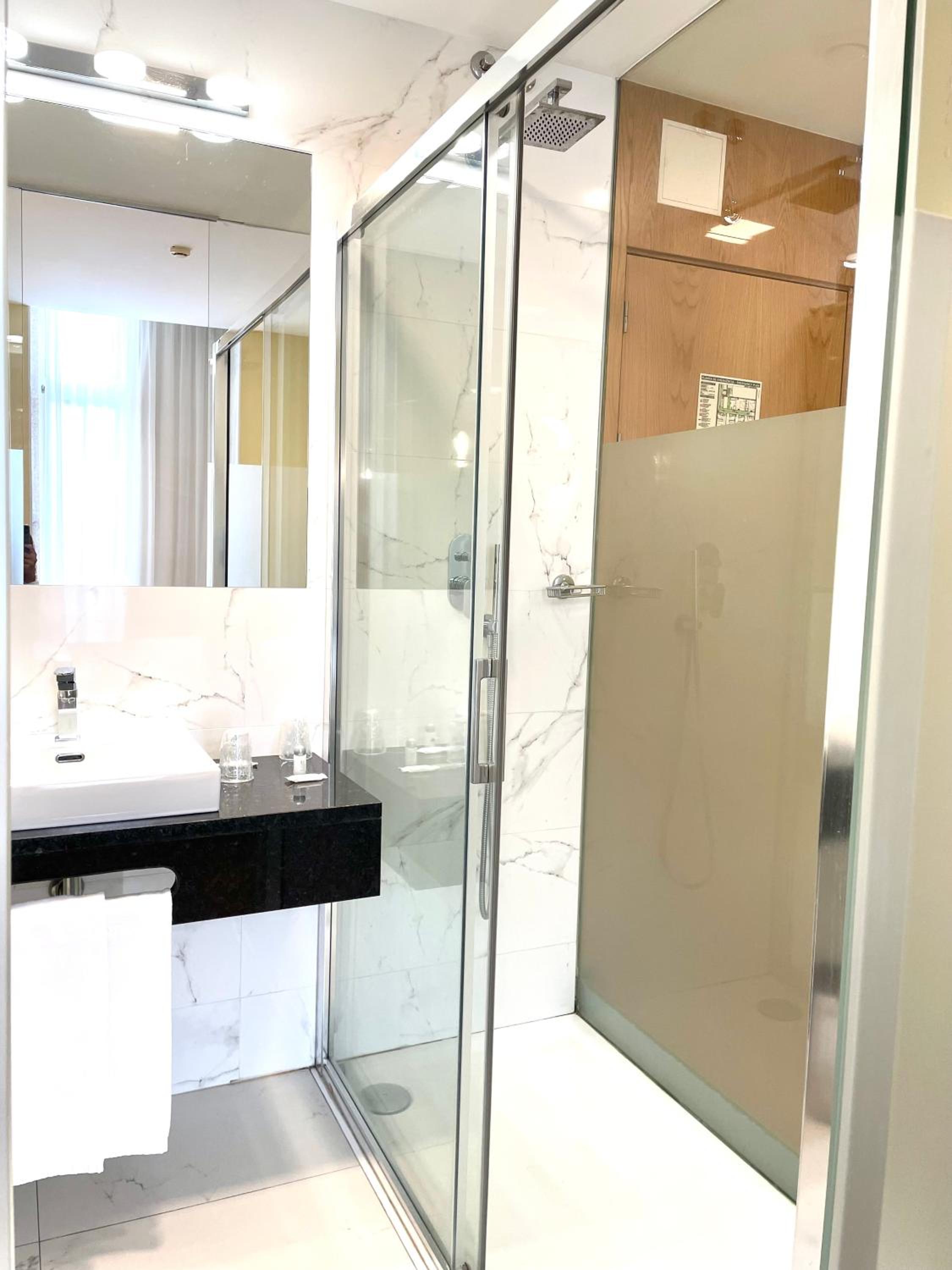 Superior Twin Room - Photo 2