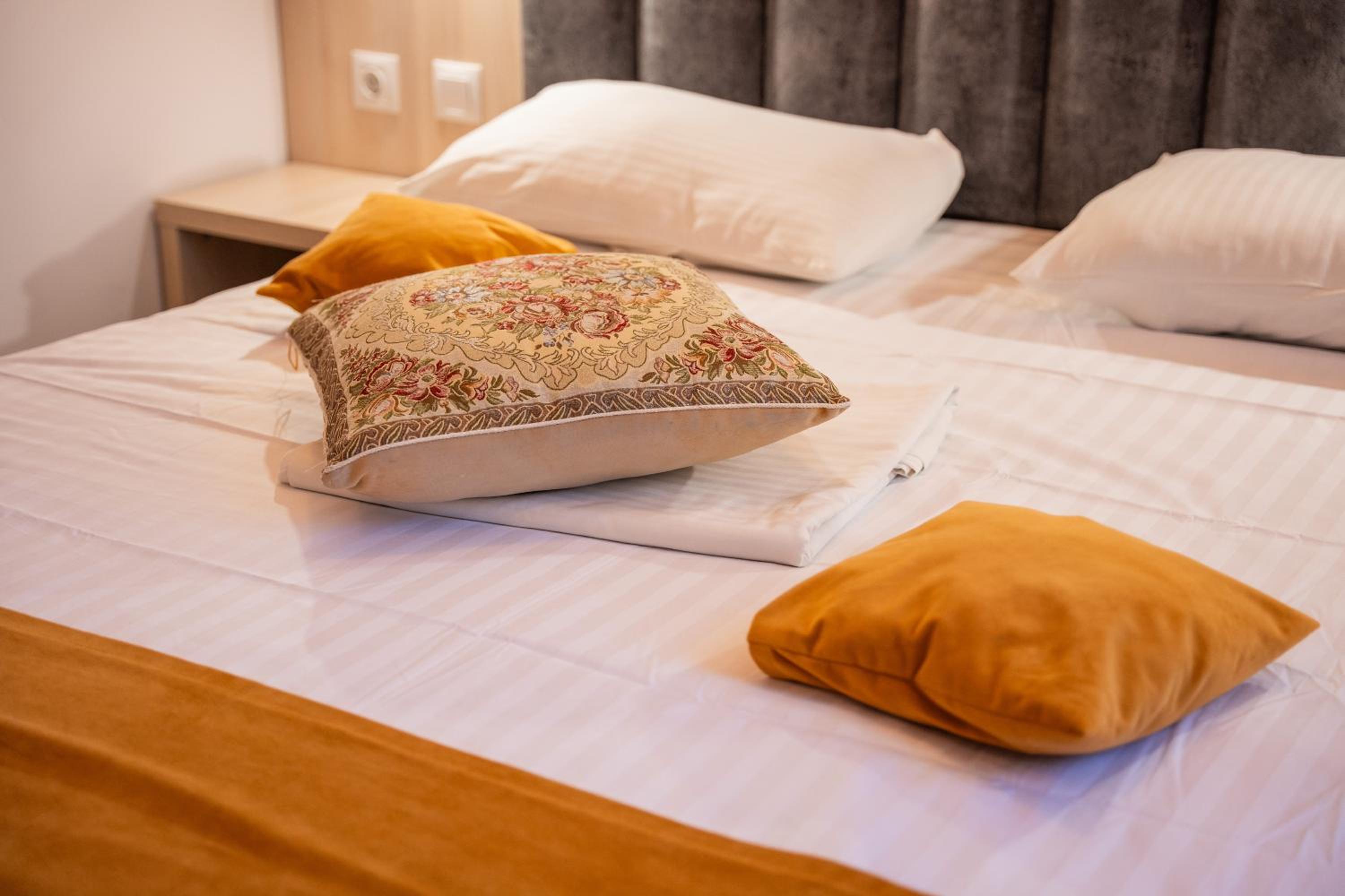 Standard Double Room - Photo 4