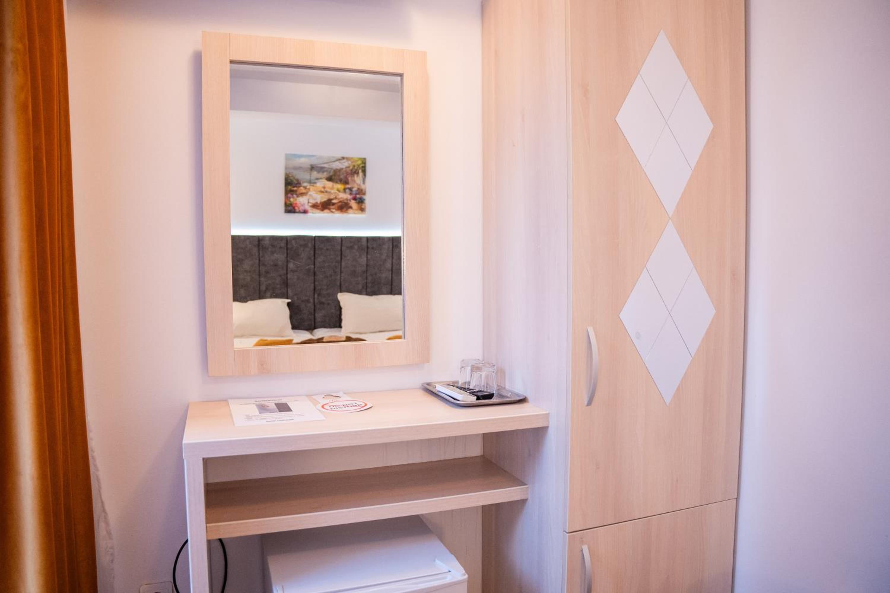Twin Room - Photo 4
