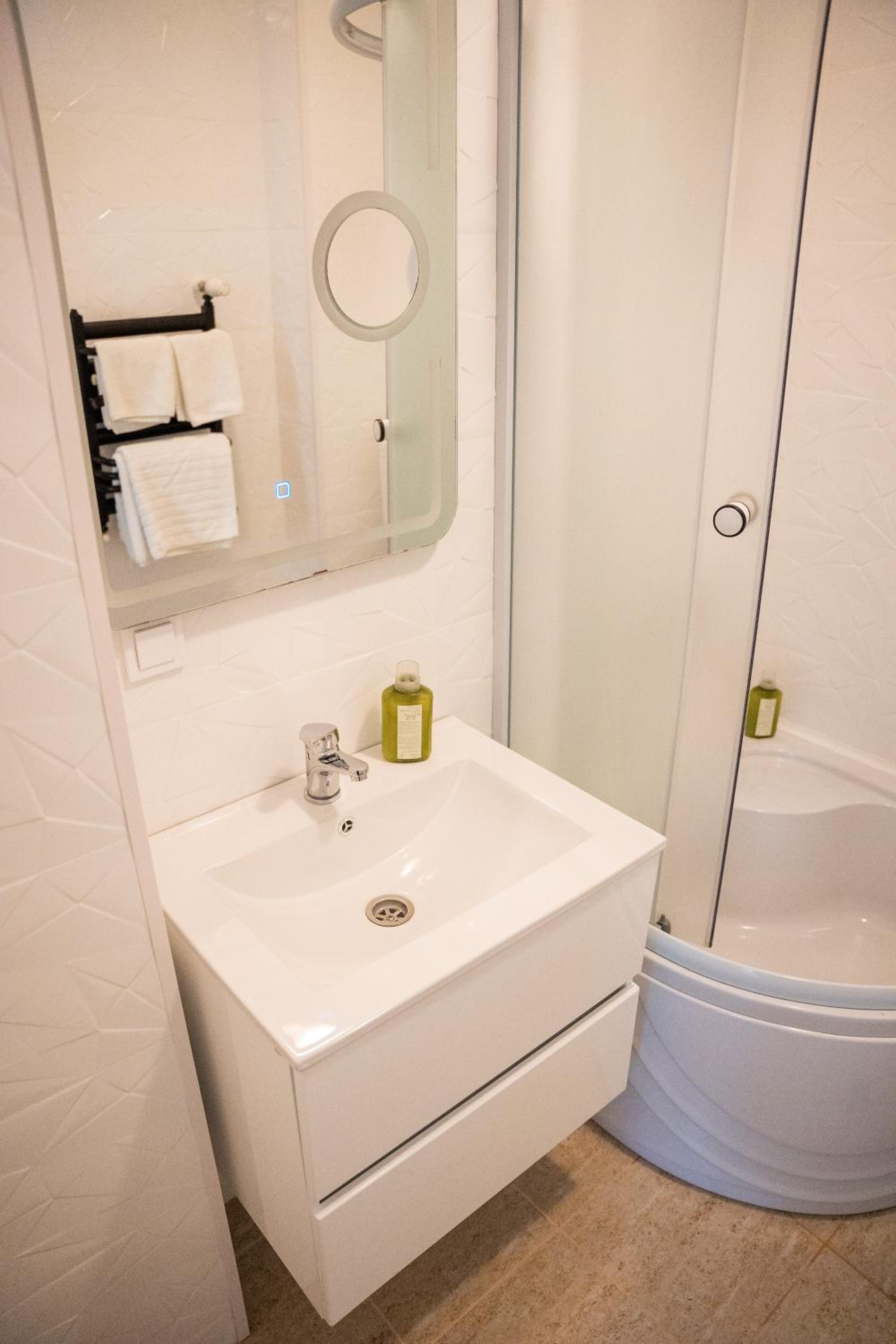 Apartment - Photo 3