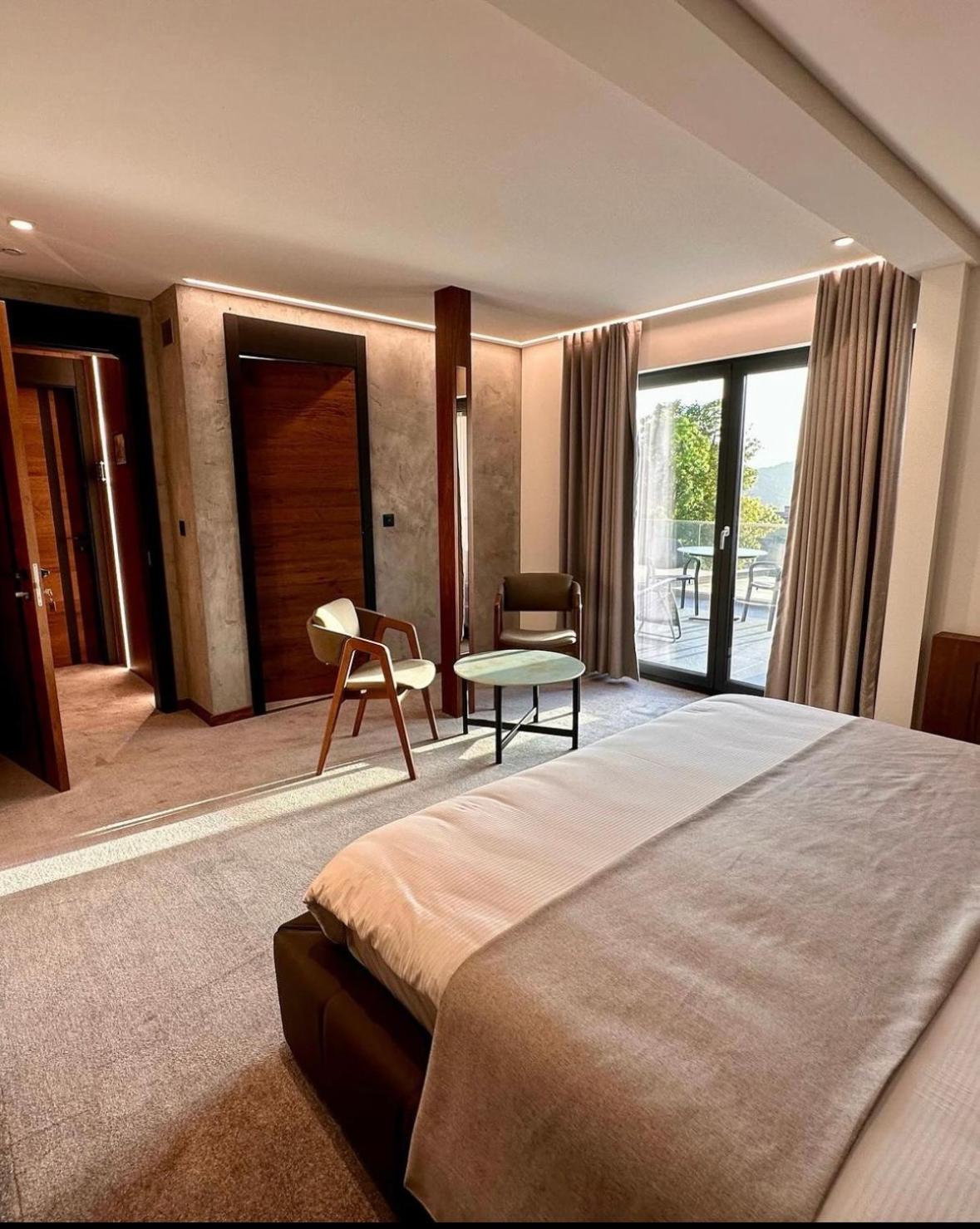 King Room with Balcony photo 3