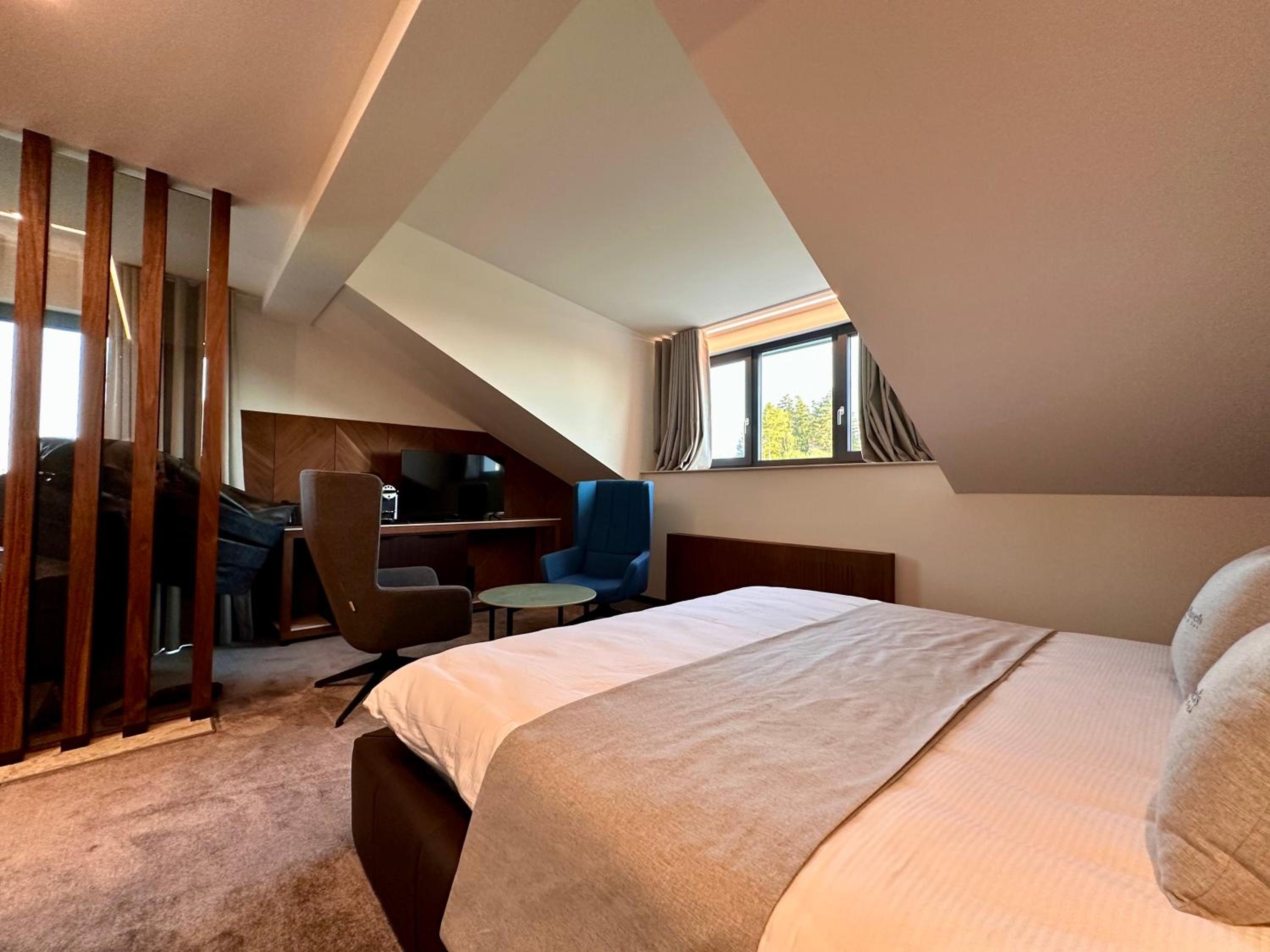 Double Room with Spa Bath photo 3
