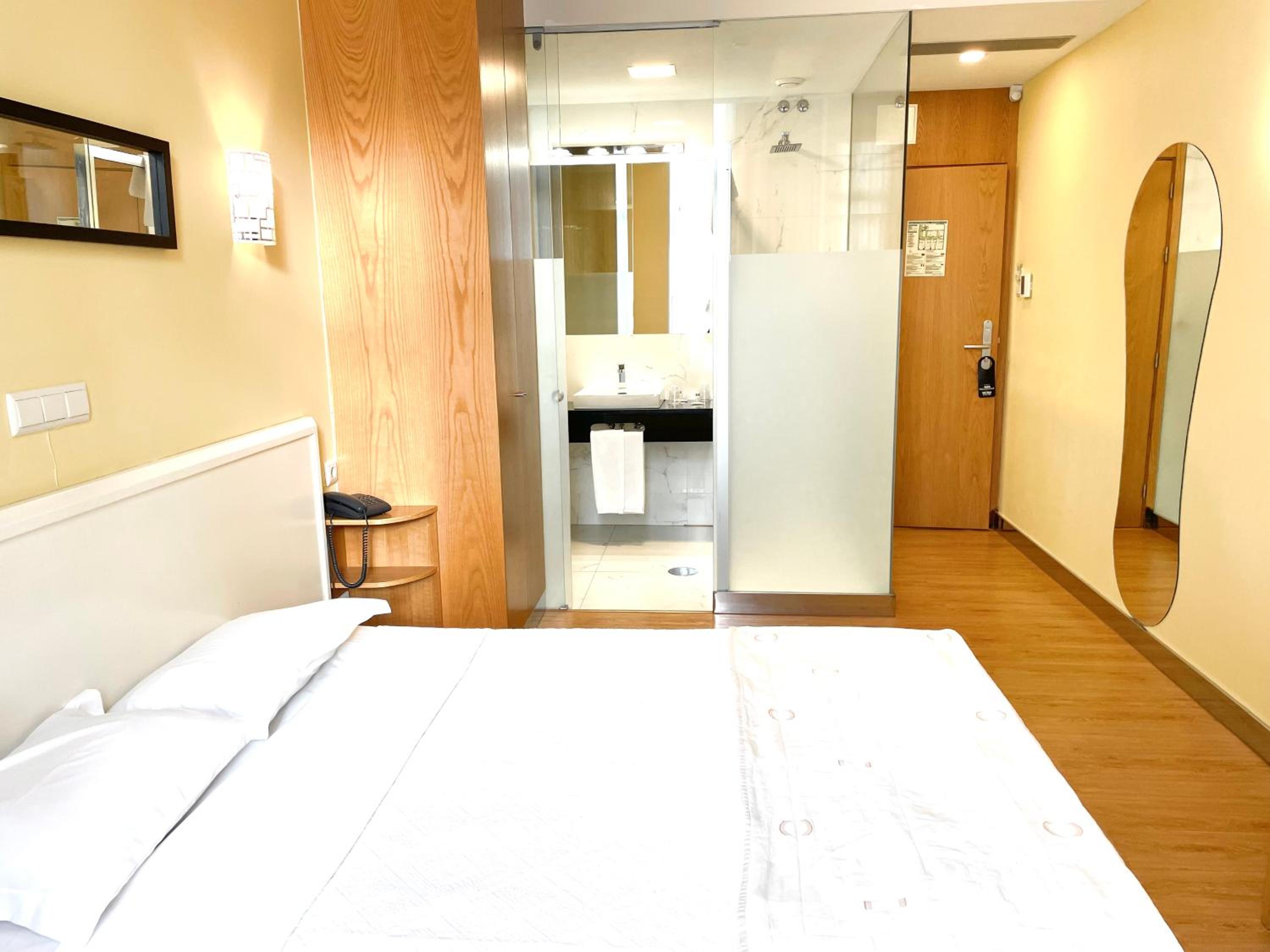 Superior Double or Twin Room - Photo 4