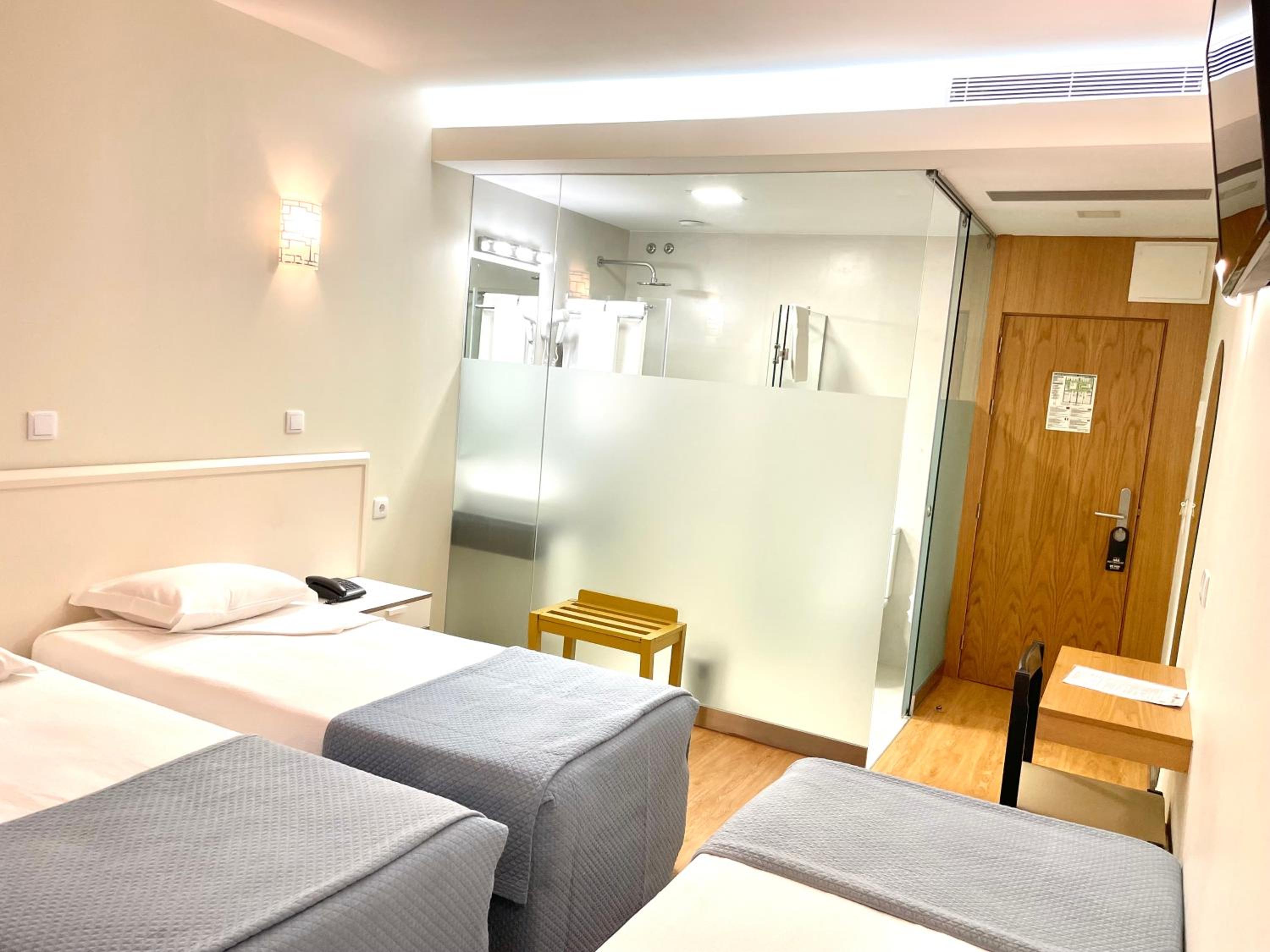 Superior Triple Room - Photo 4