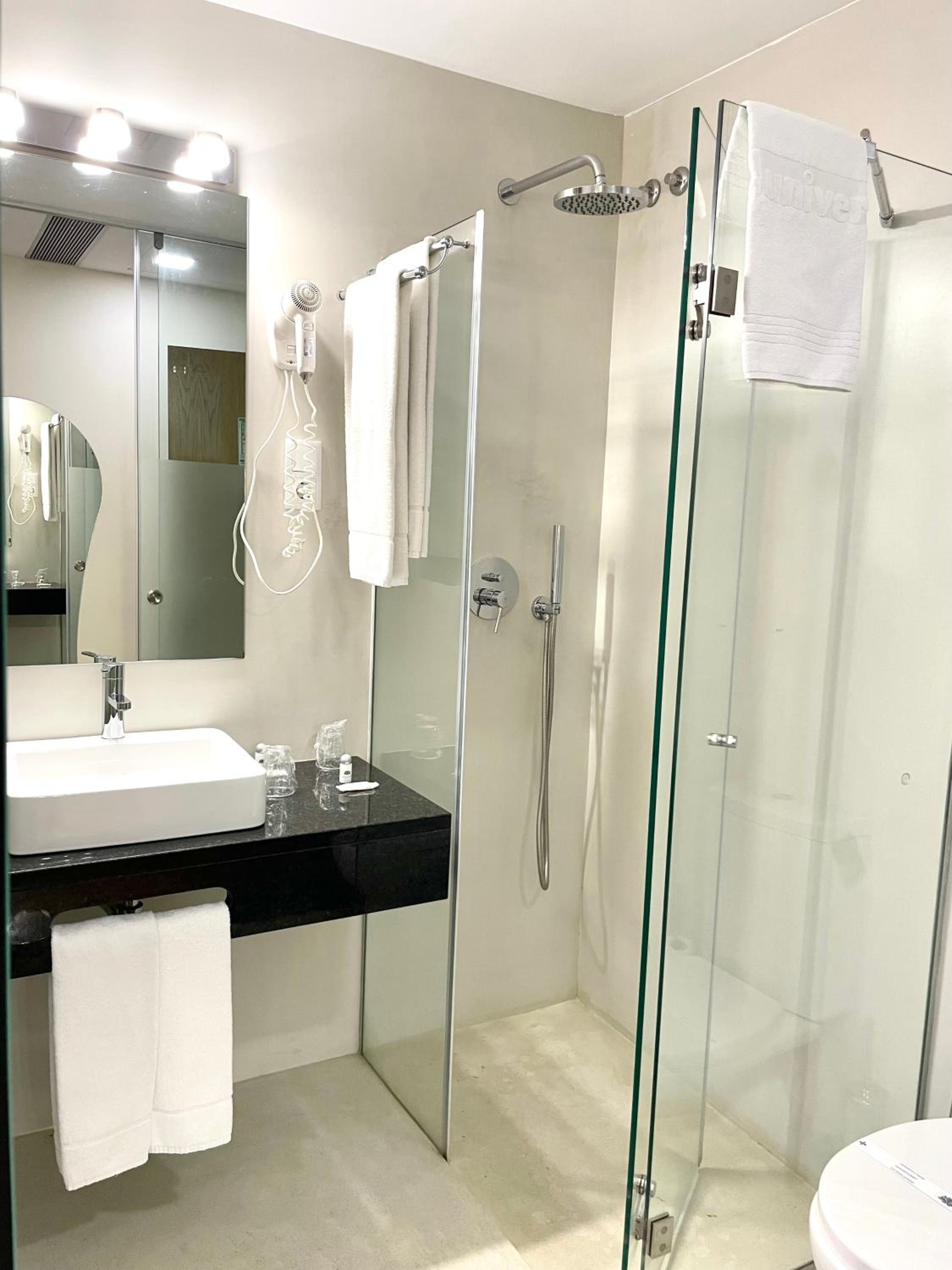 Superior Double or Twin Room - Photo 7