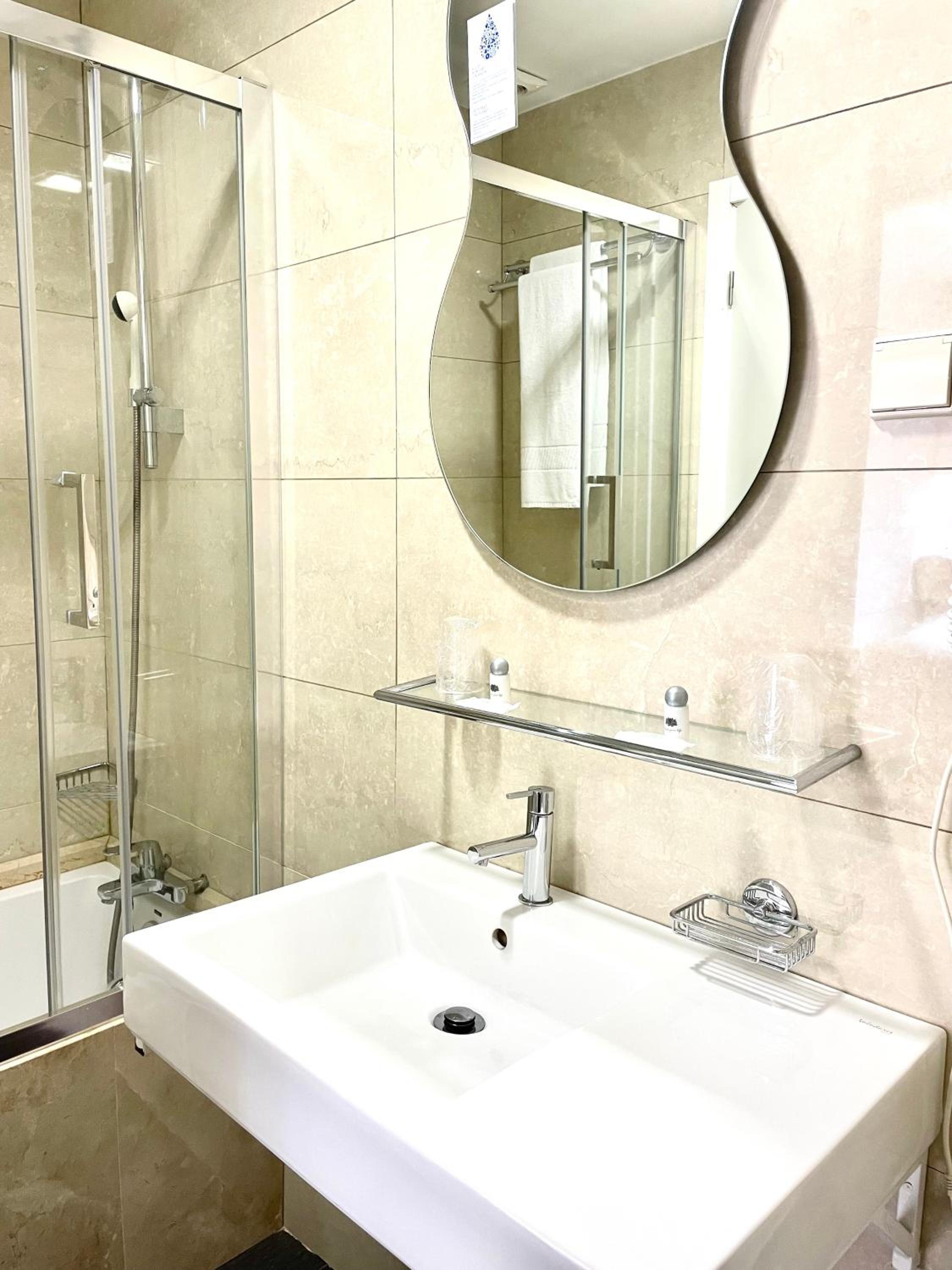 Superior Double Room with View - Photo 9