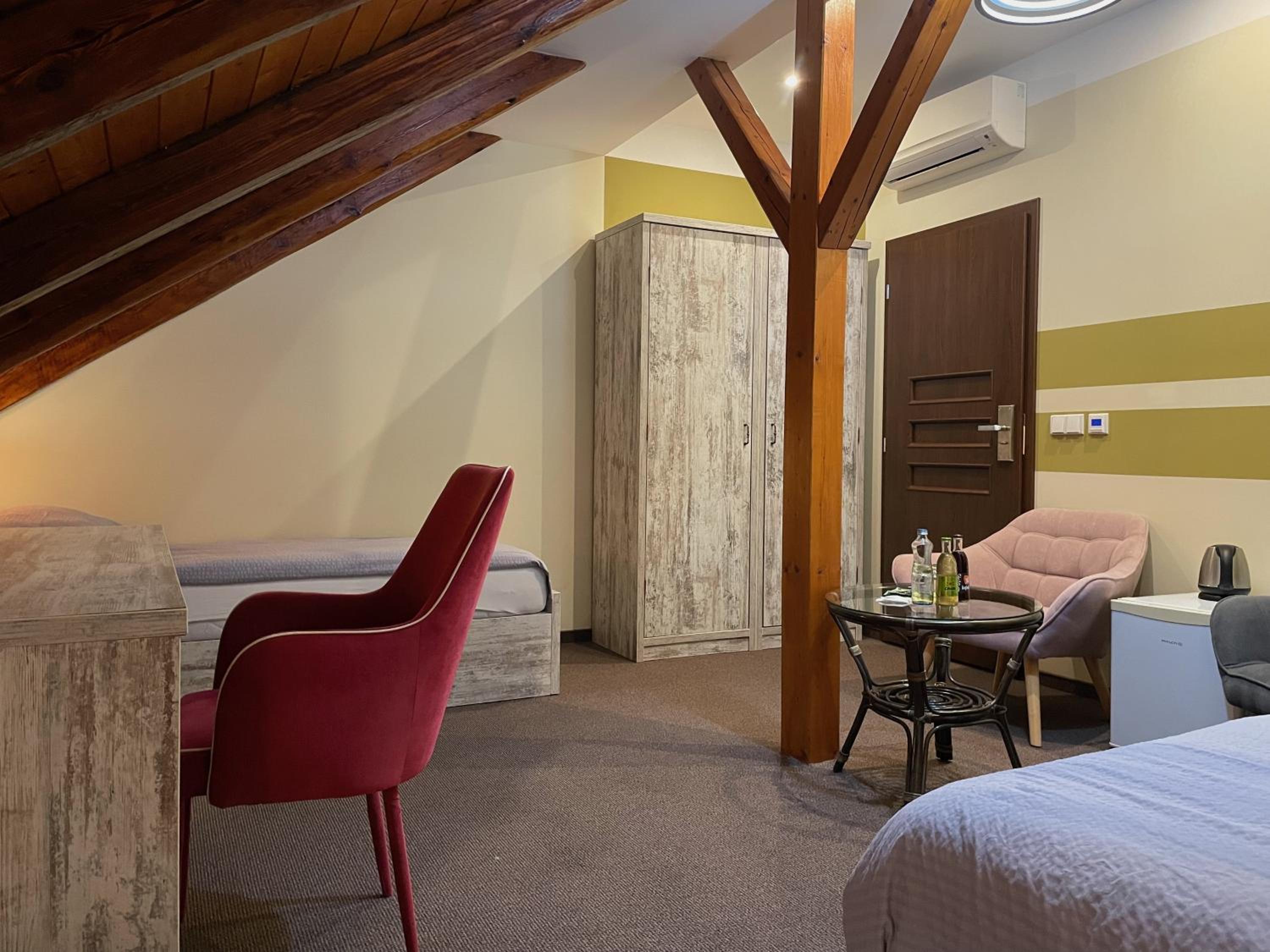 Deluxe Twin Room photo 2