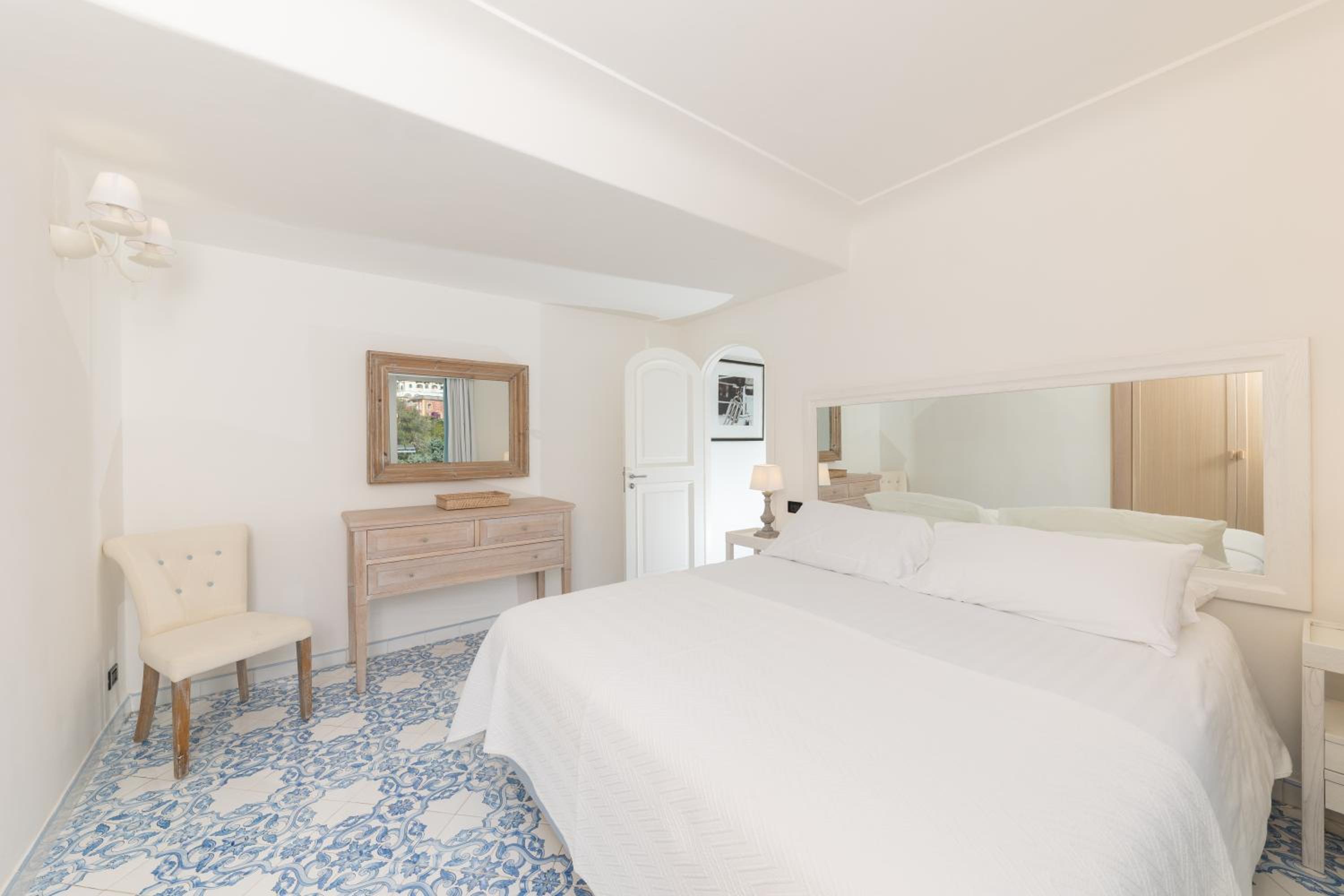 Junior Suite with Garden View