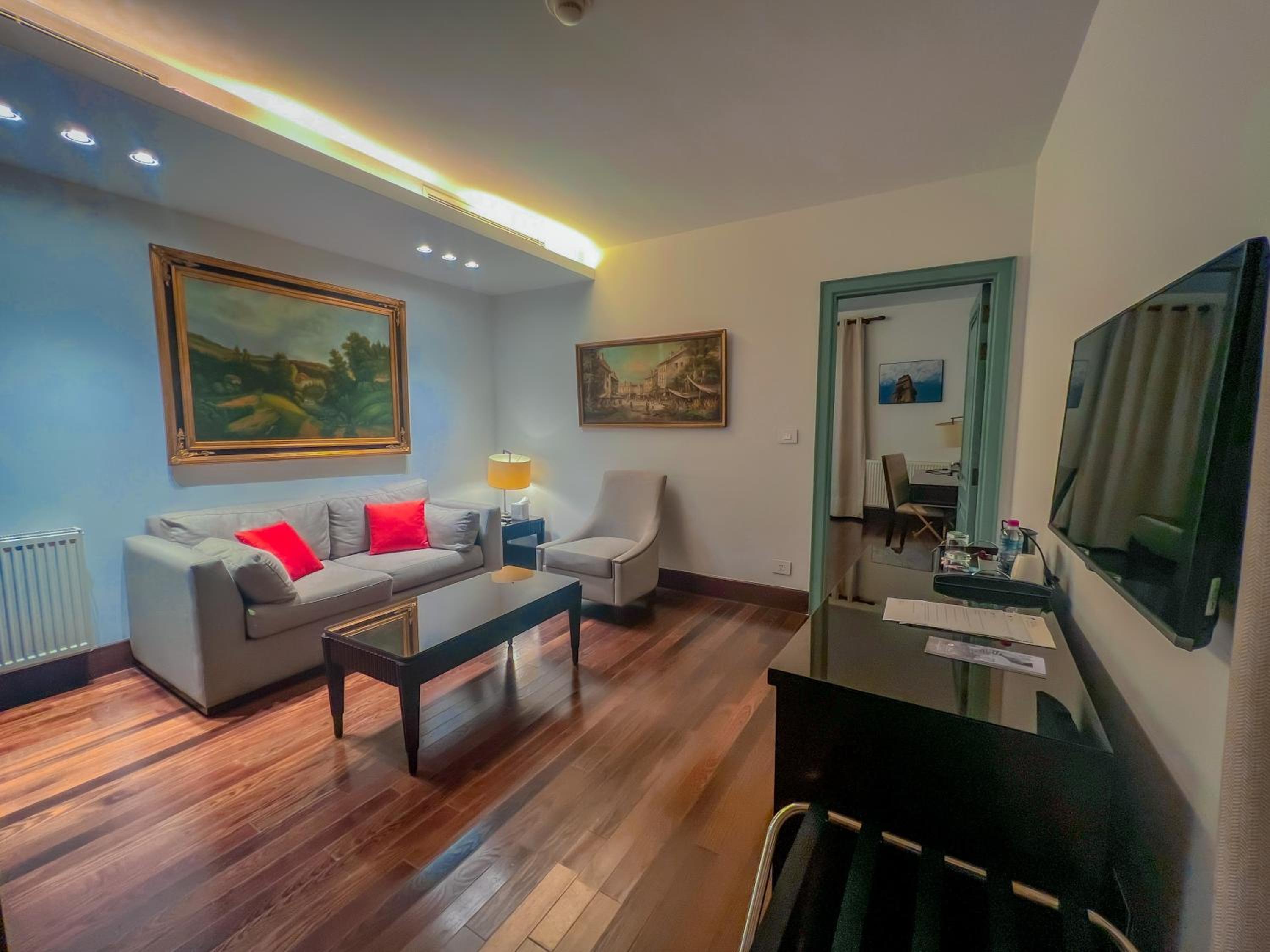 Deluxe Suite