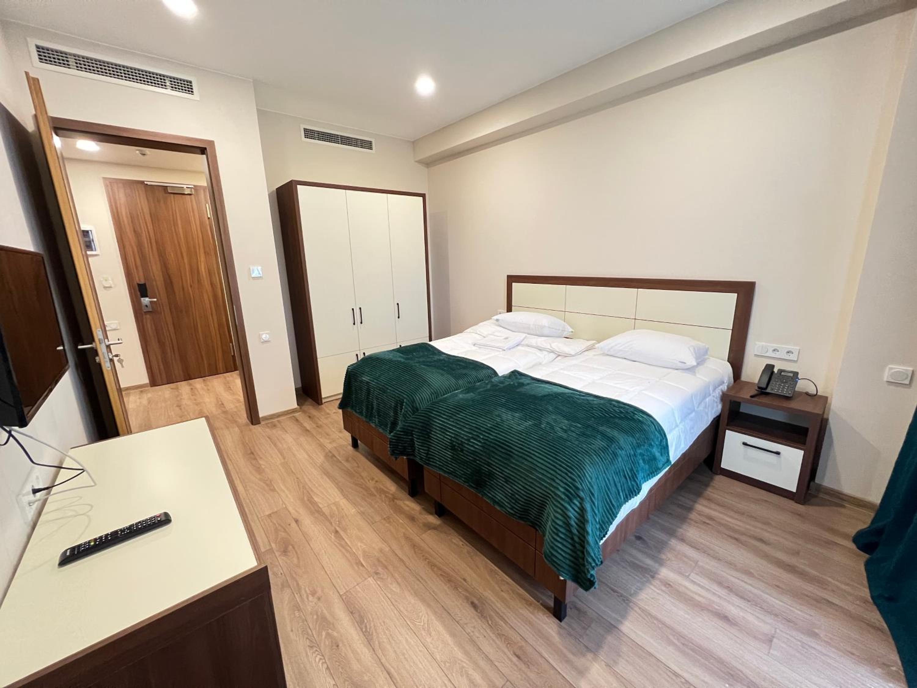Suite with Balcony - Photo 1
