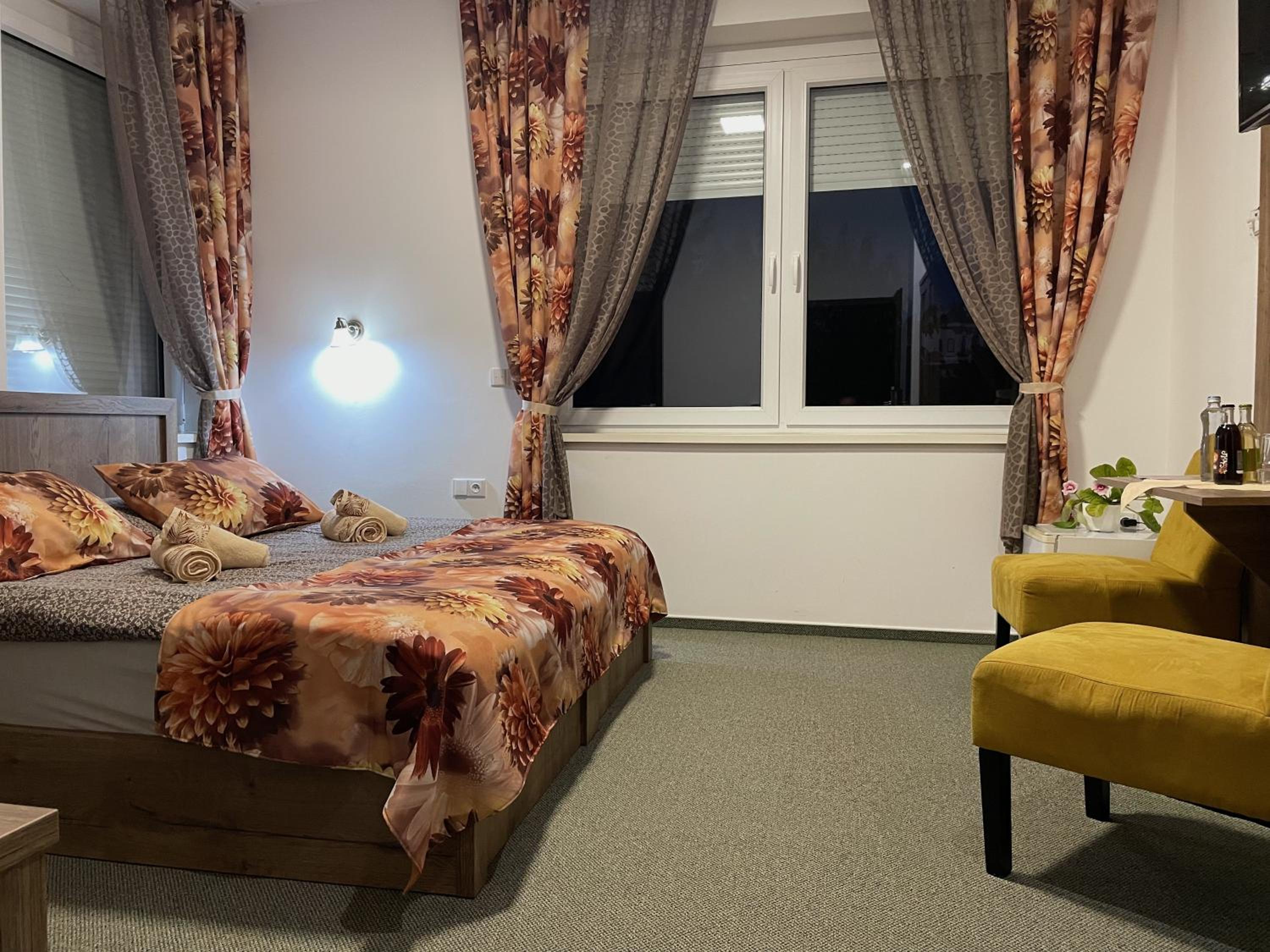 Studio Apartment photo 3