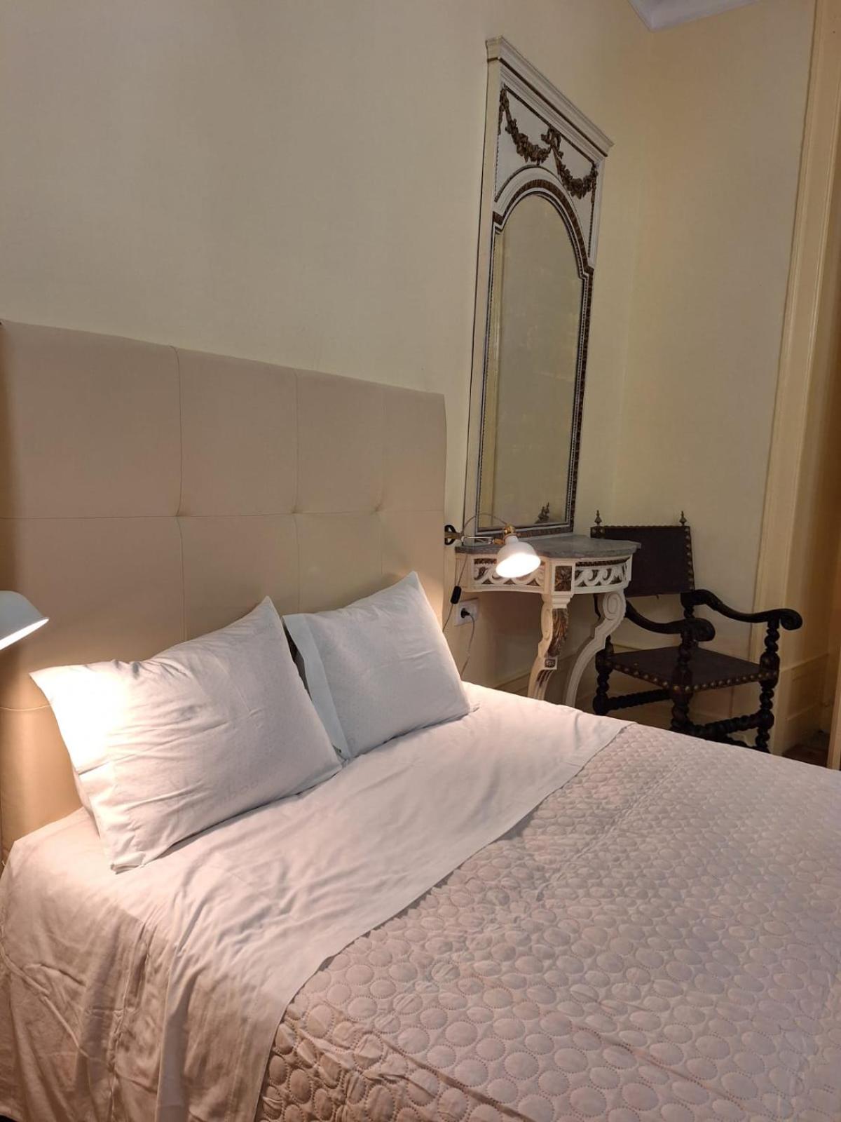 Deluxe Apartment photo 2