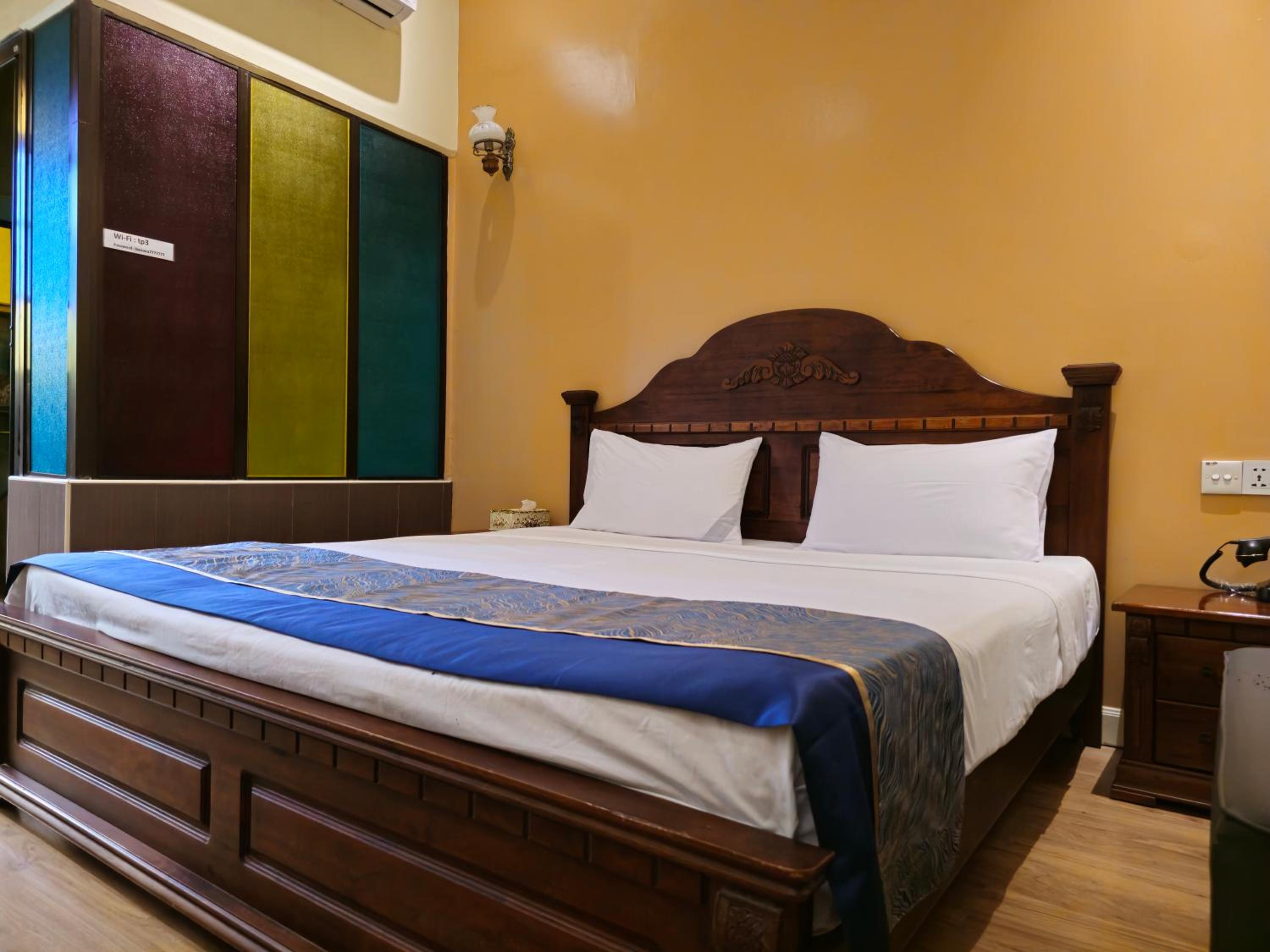 Classic King Room - Photo 4