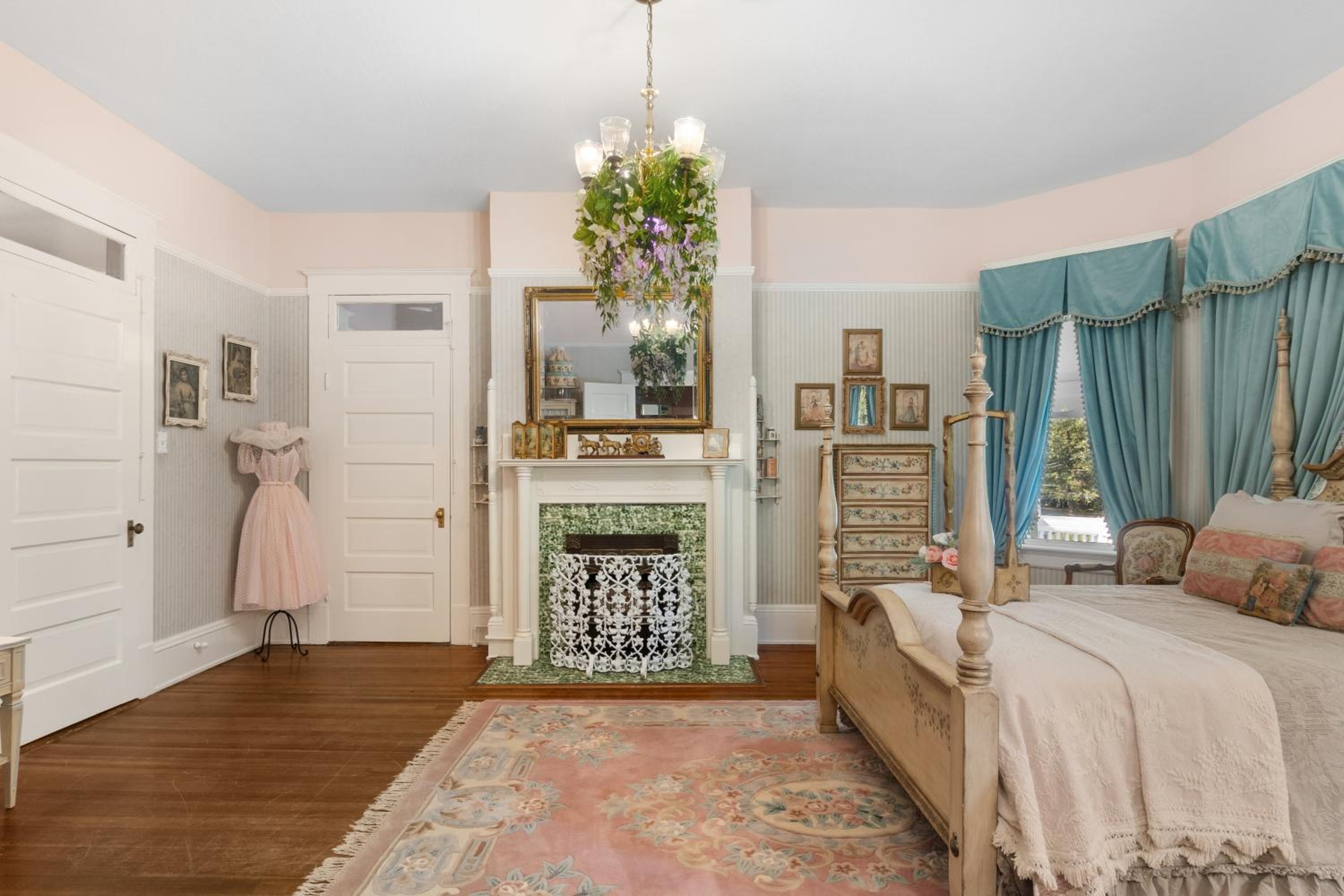 Deluxe Queen Room - Photo 6