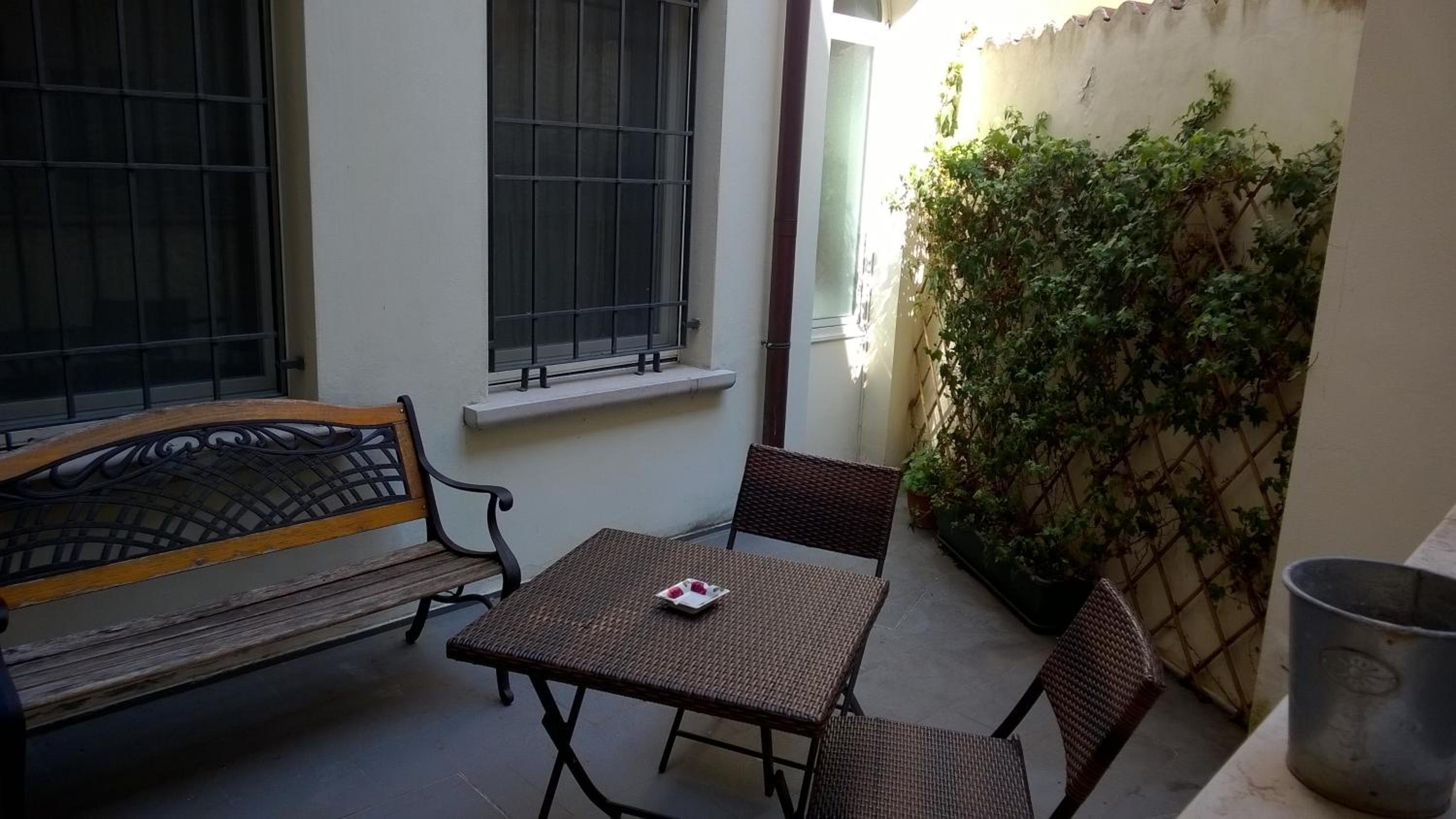 Double Room - Photo 10