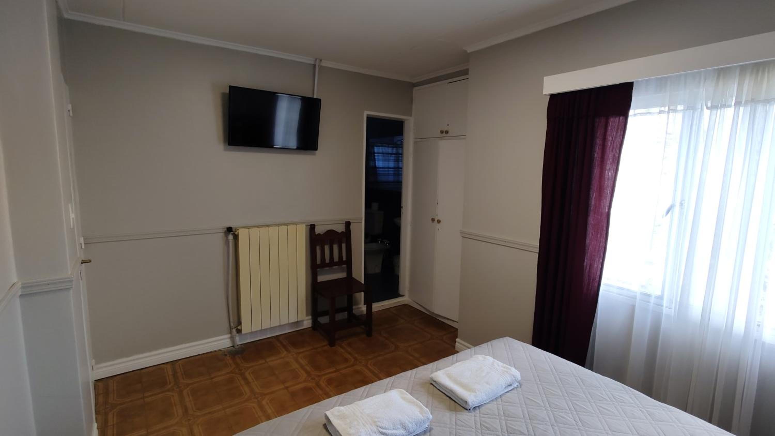 Queen Room photo 1