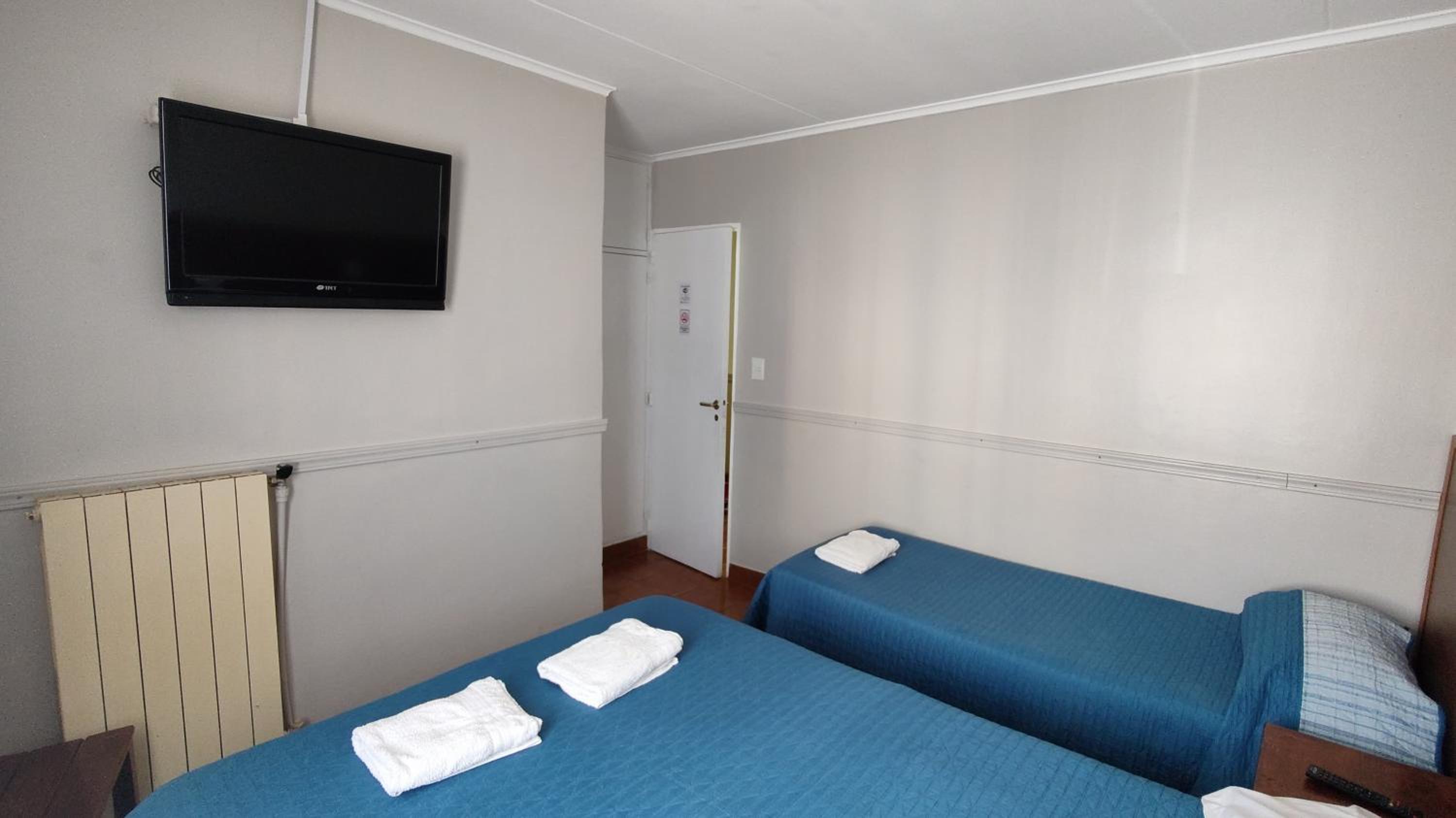 Triple Room with Private Bathroom photo 3