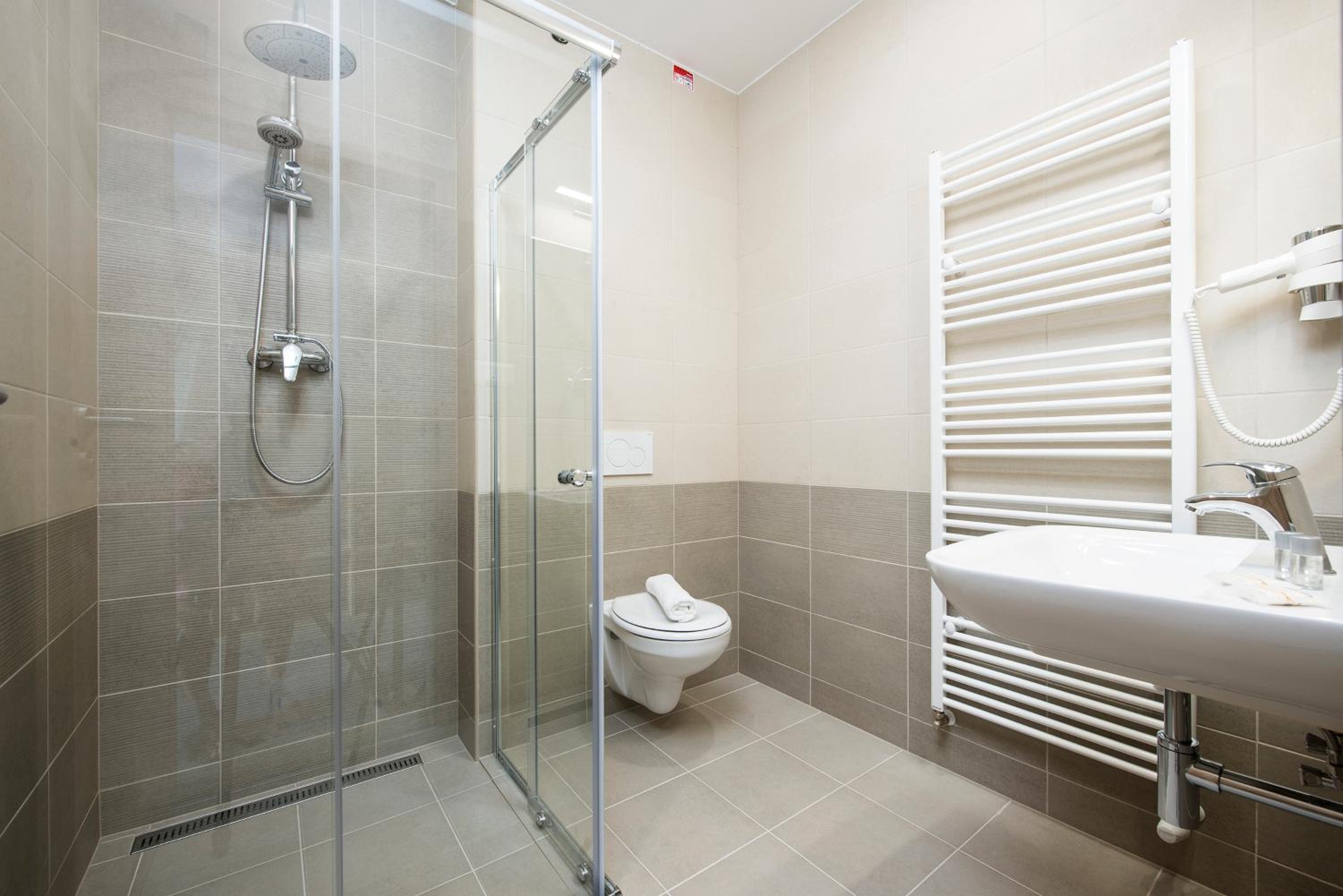 Superior Double Room with Balcony and Extra Bed Possible photo 3