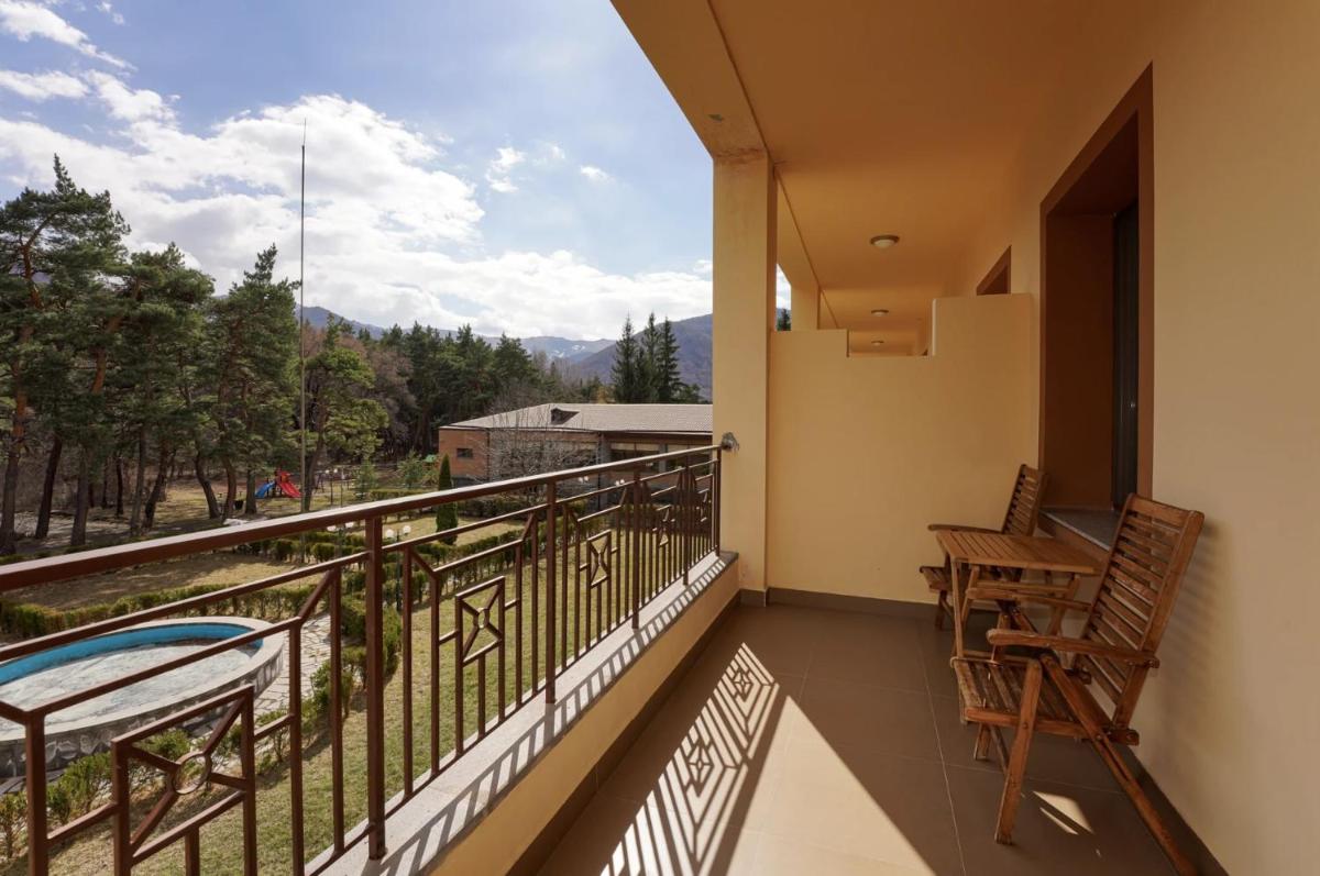 Double Room with Balcony photo 3
