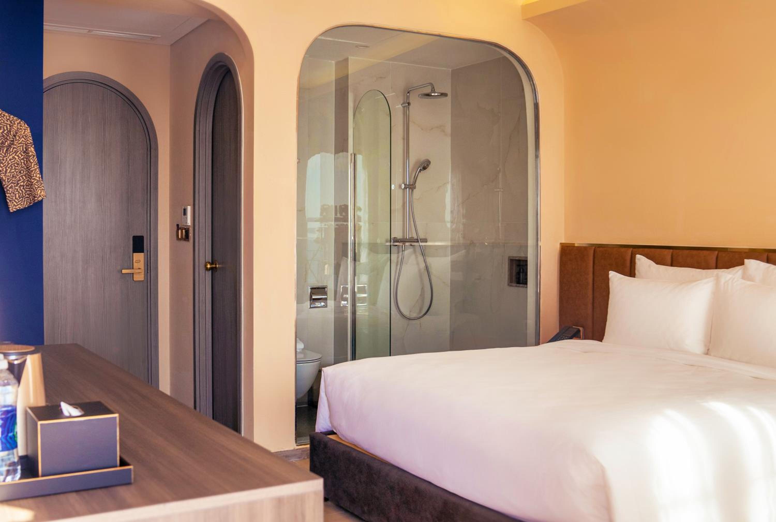 Standard Queen Room photo 3