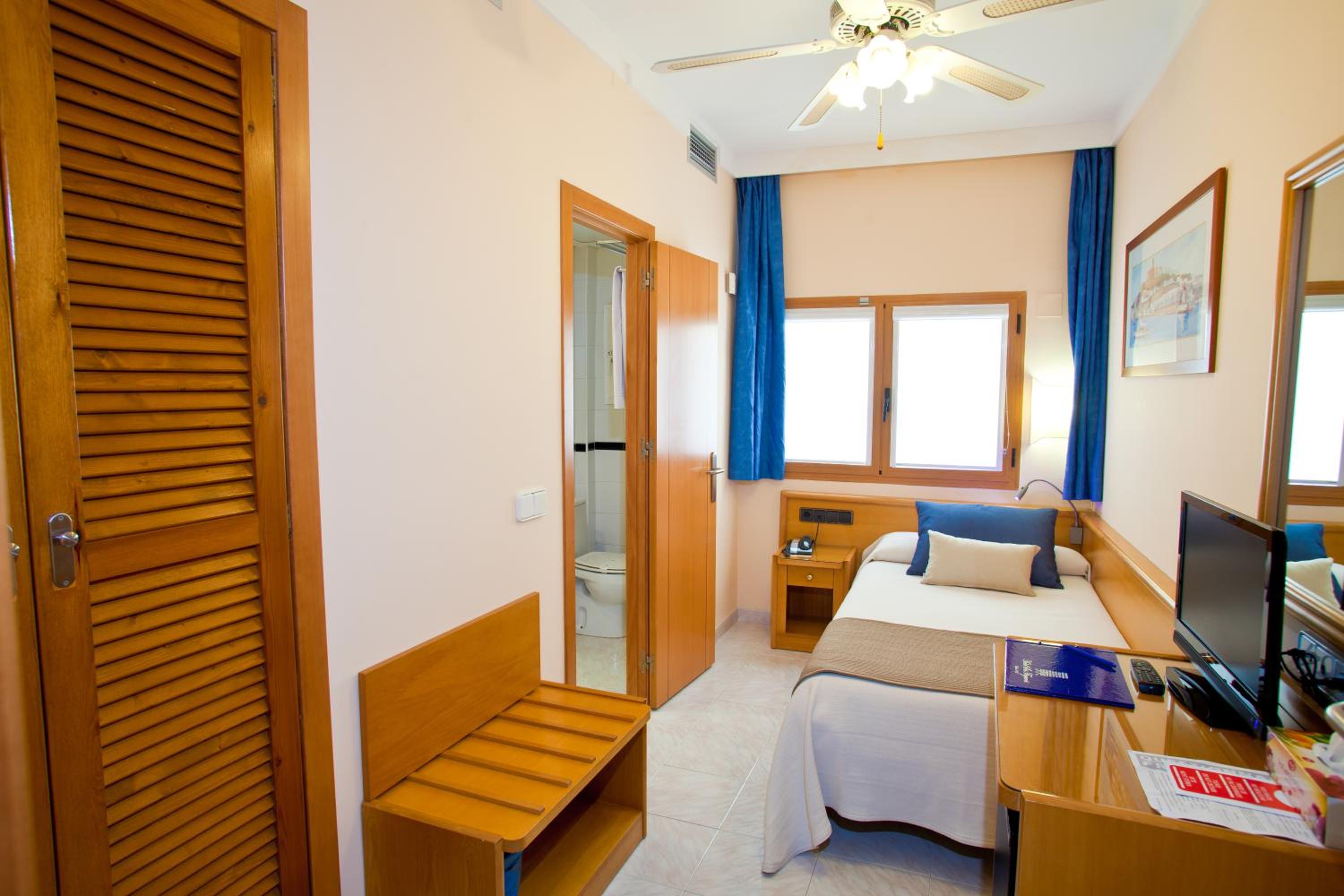 Single Room photo 3