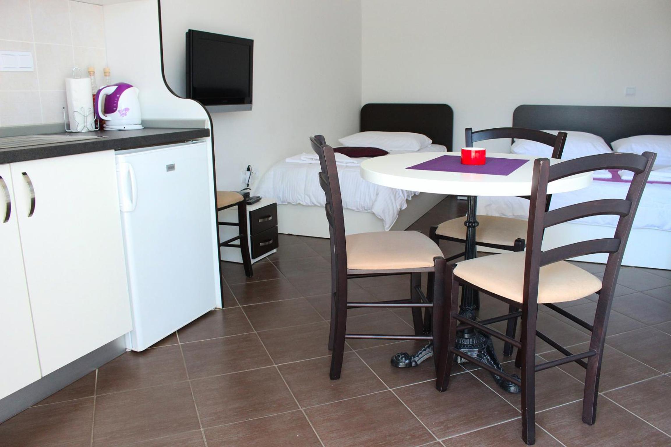 Studio with Terrace (3 Adults) - Photo 21