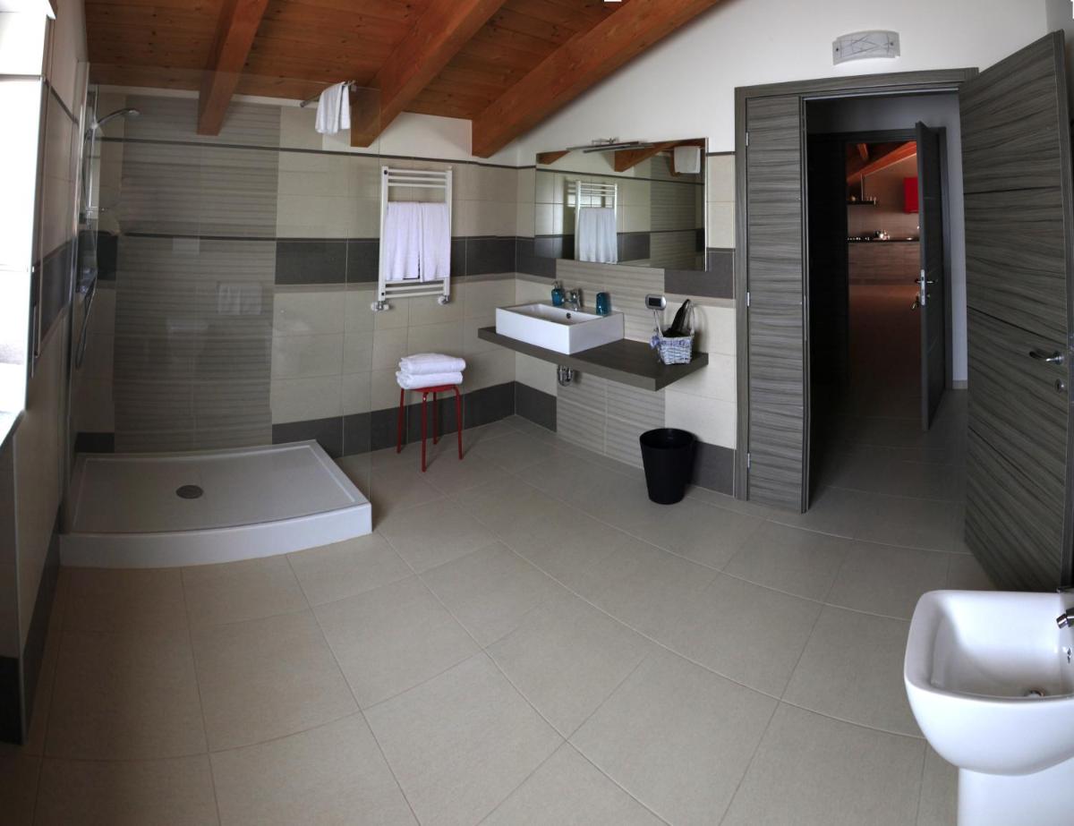 Deluxe Double or Twin Room with Balcony photo 3