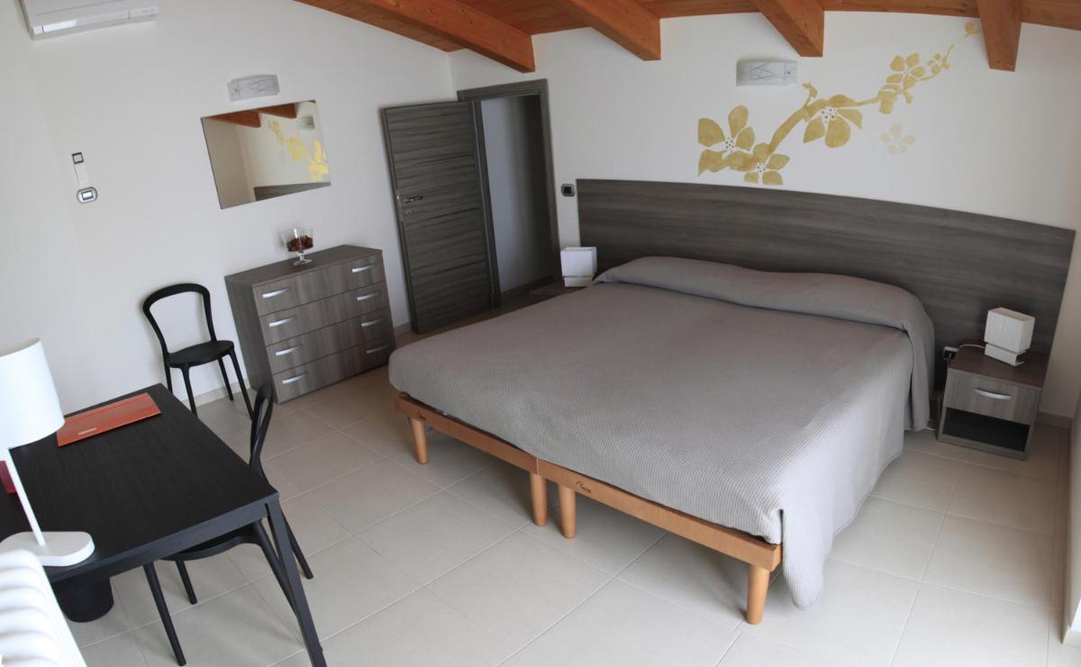 Deluxe Double or Twin Room with Balcony photo 2