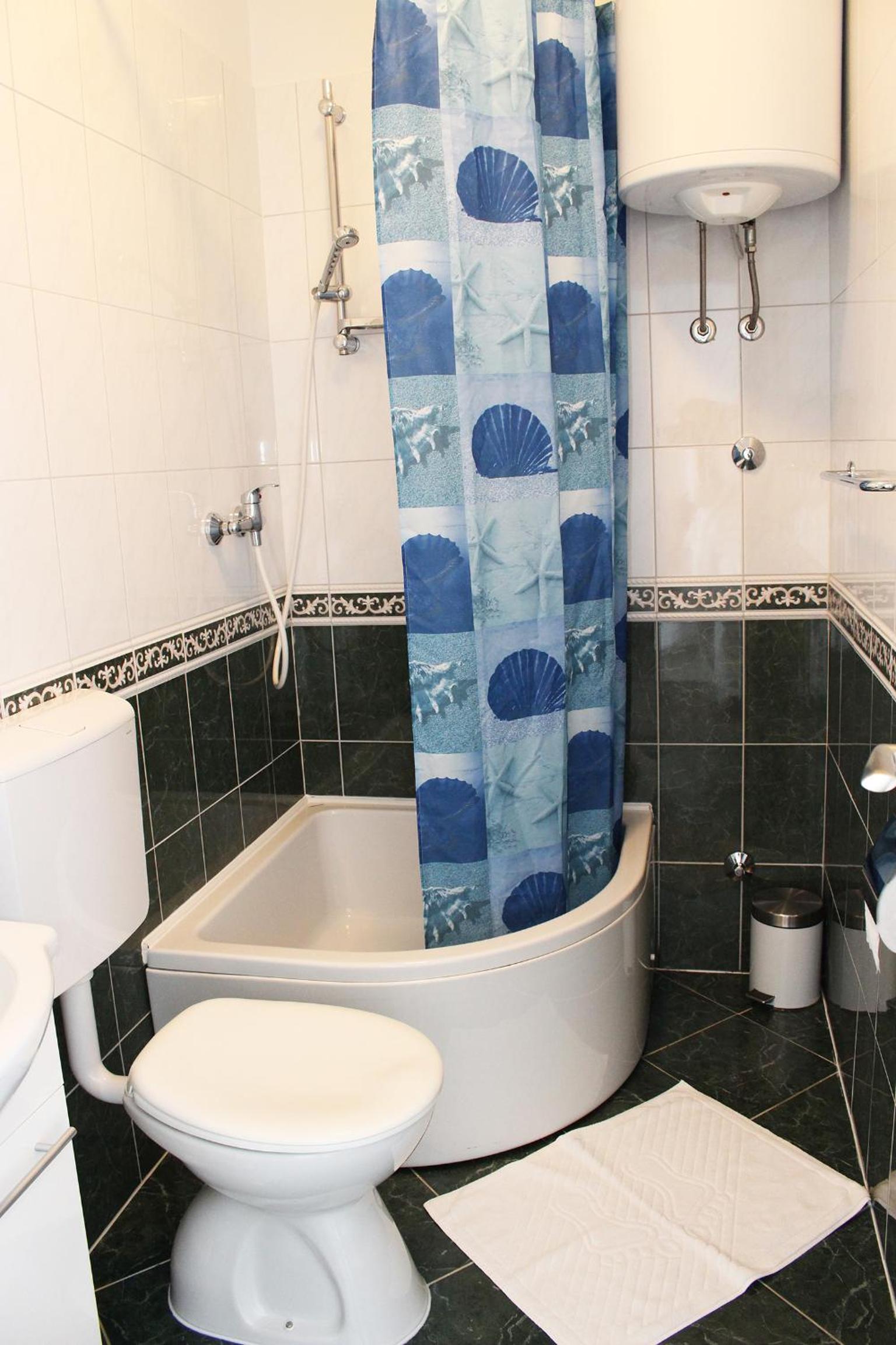 Studio with Terrace (3 Adults) - Photo 14