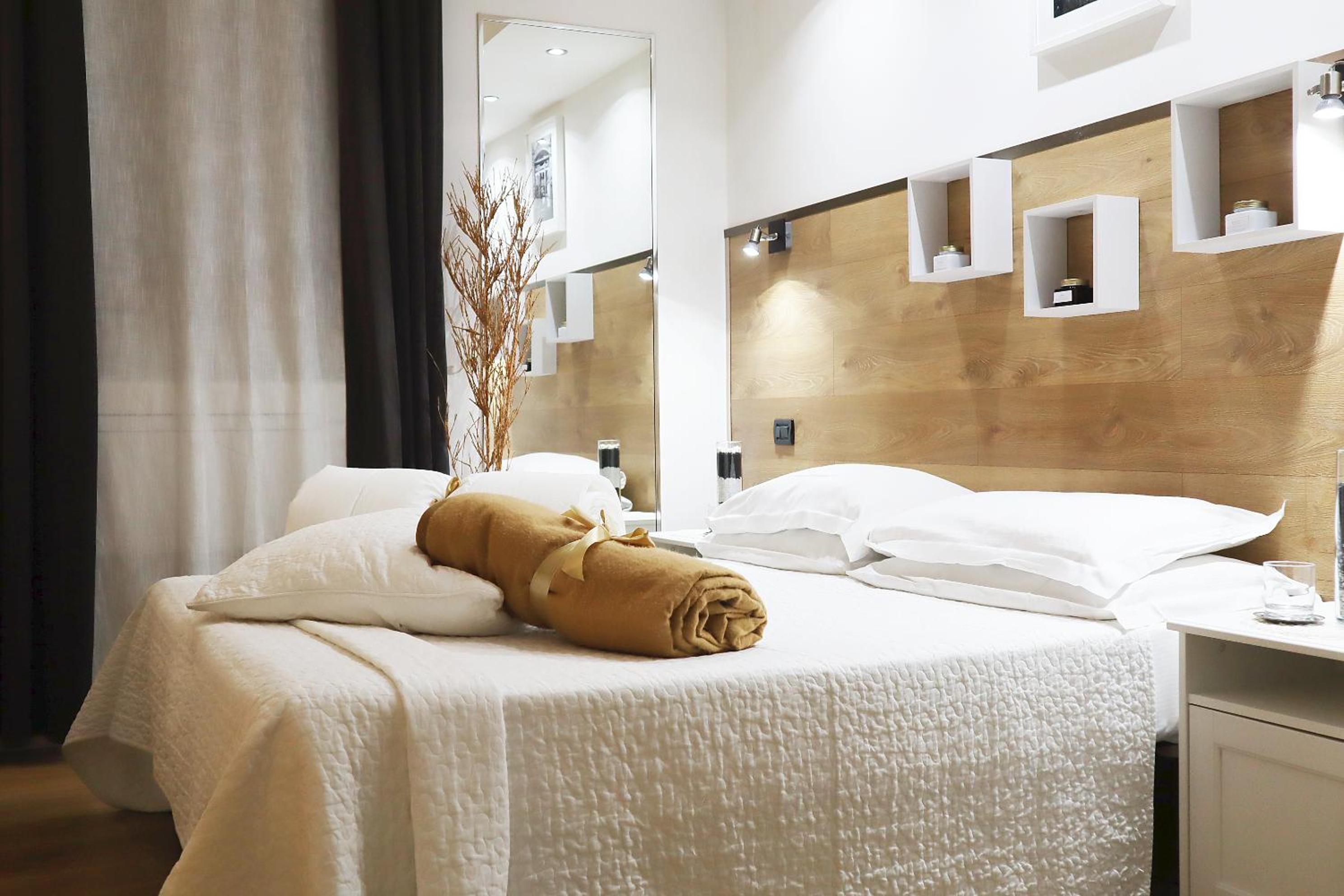 Classic Double Room - Photo 7