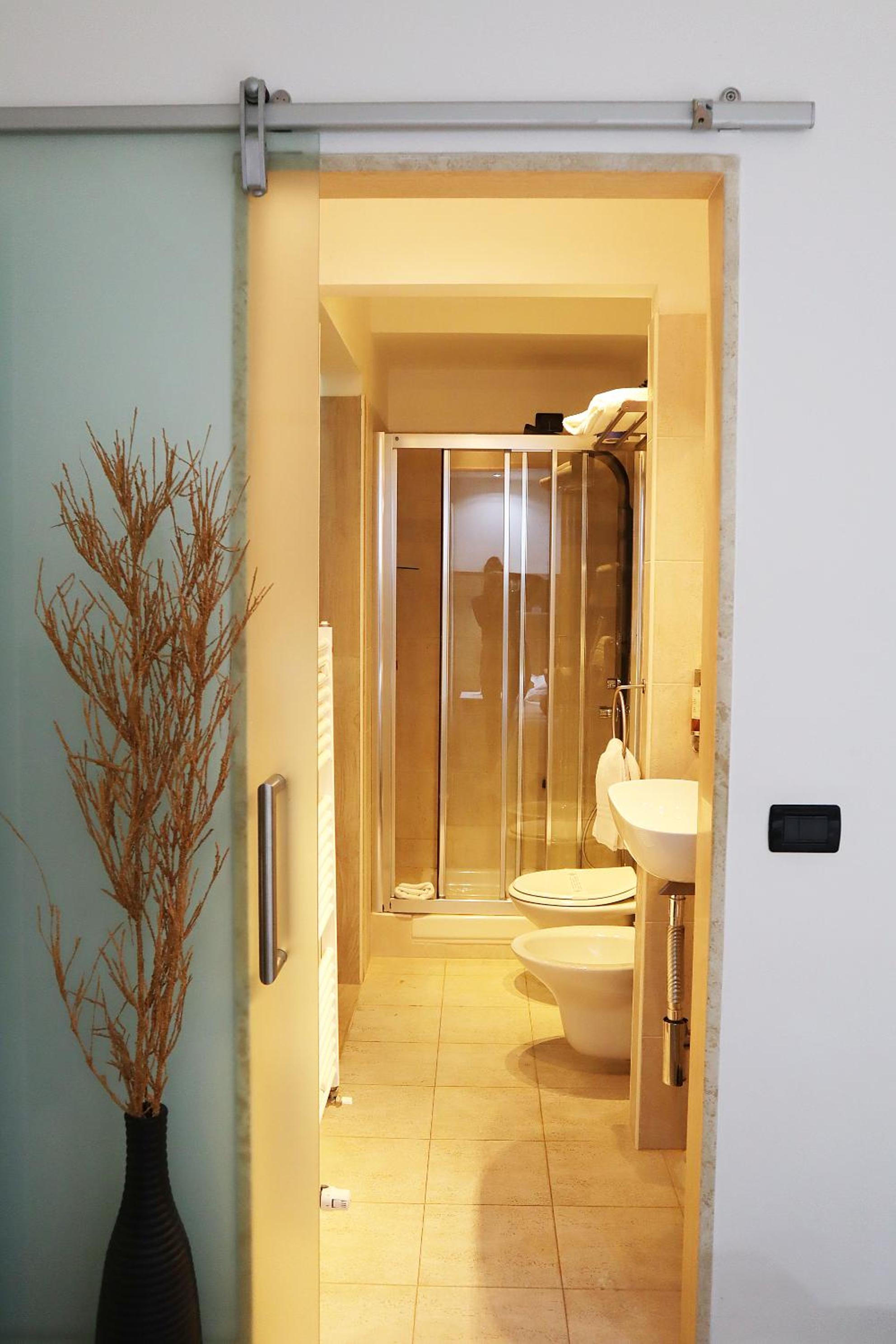 Classic Double Room - Photo 15