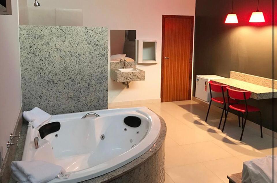 Deluxe Suite with Spa Bath