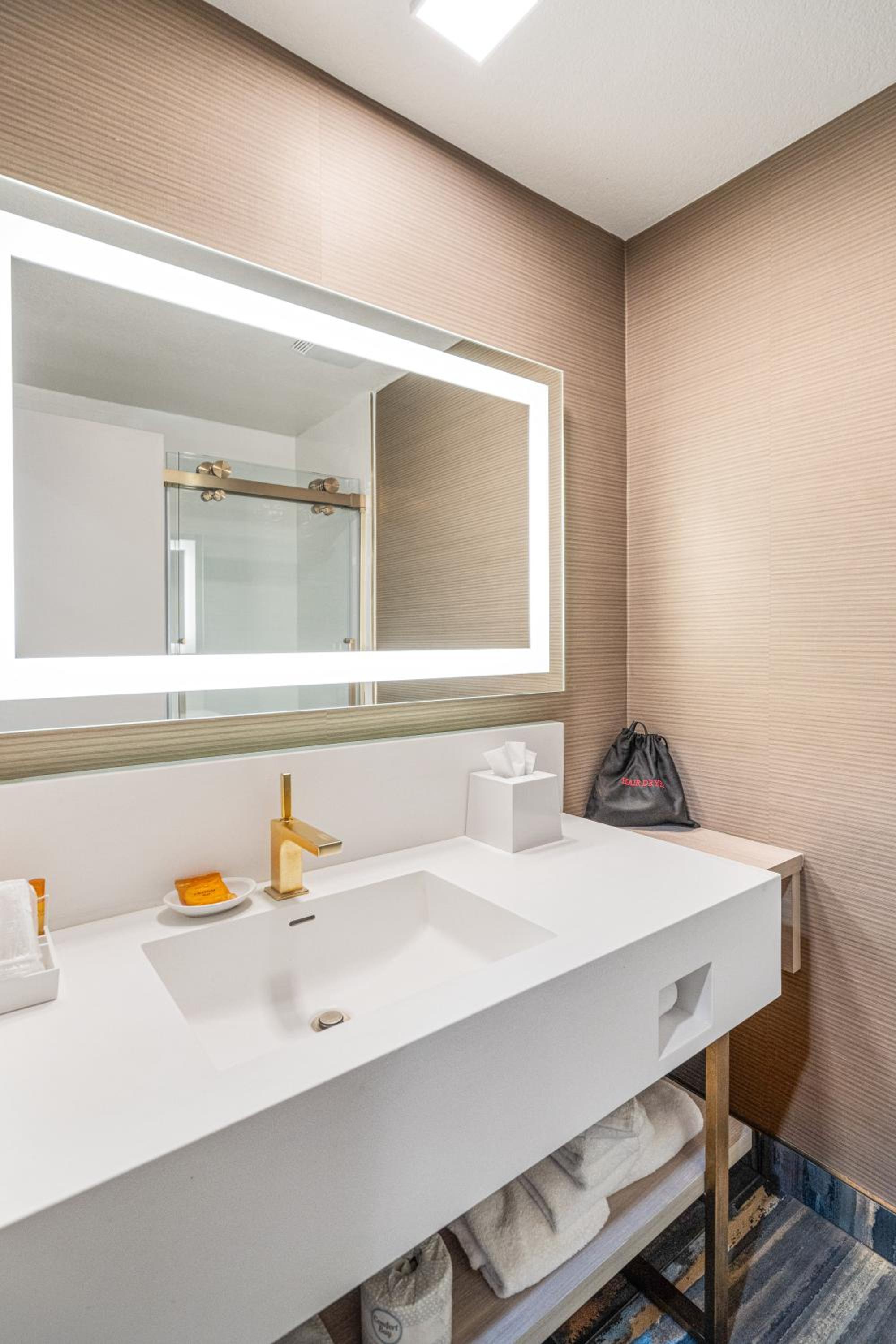 King Suite - Photo 10