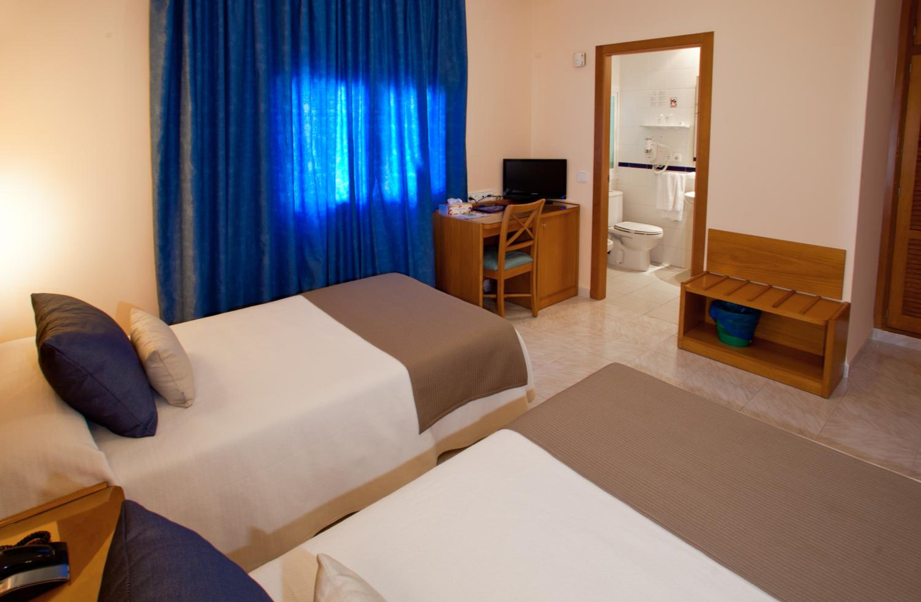 Double or Twin Room photo 2