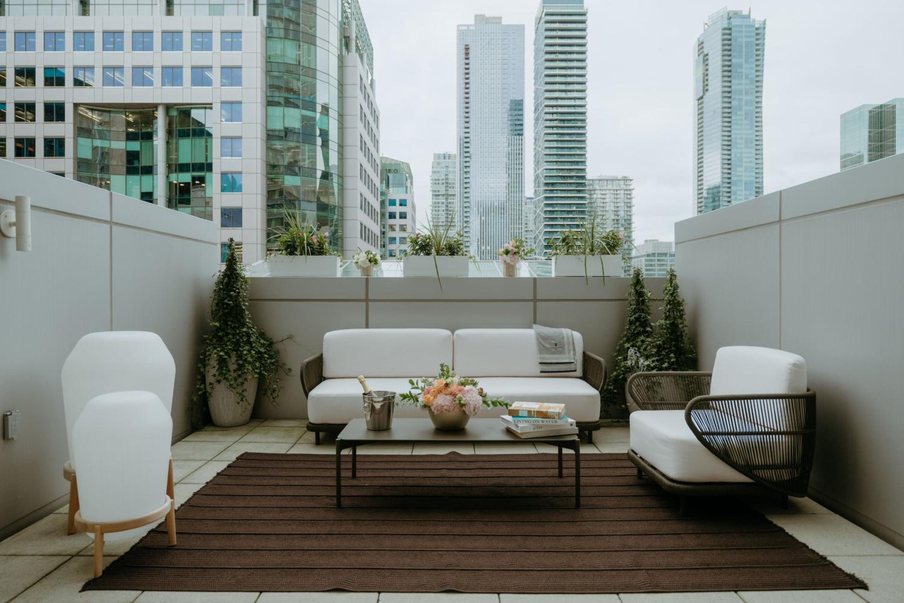 Deluxe Patio Room